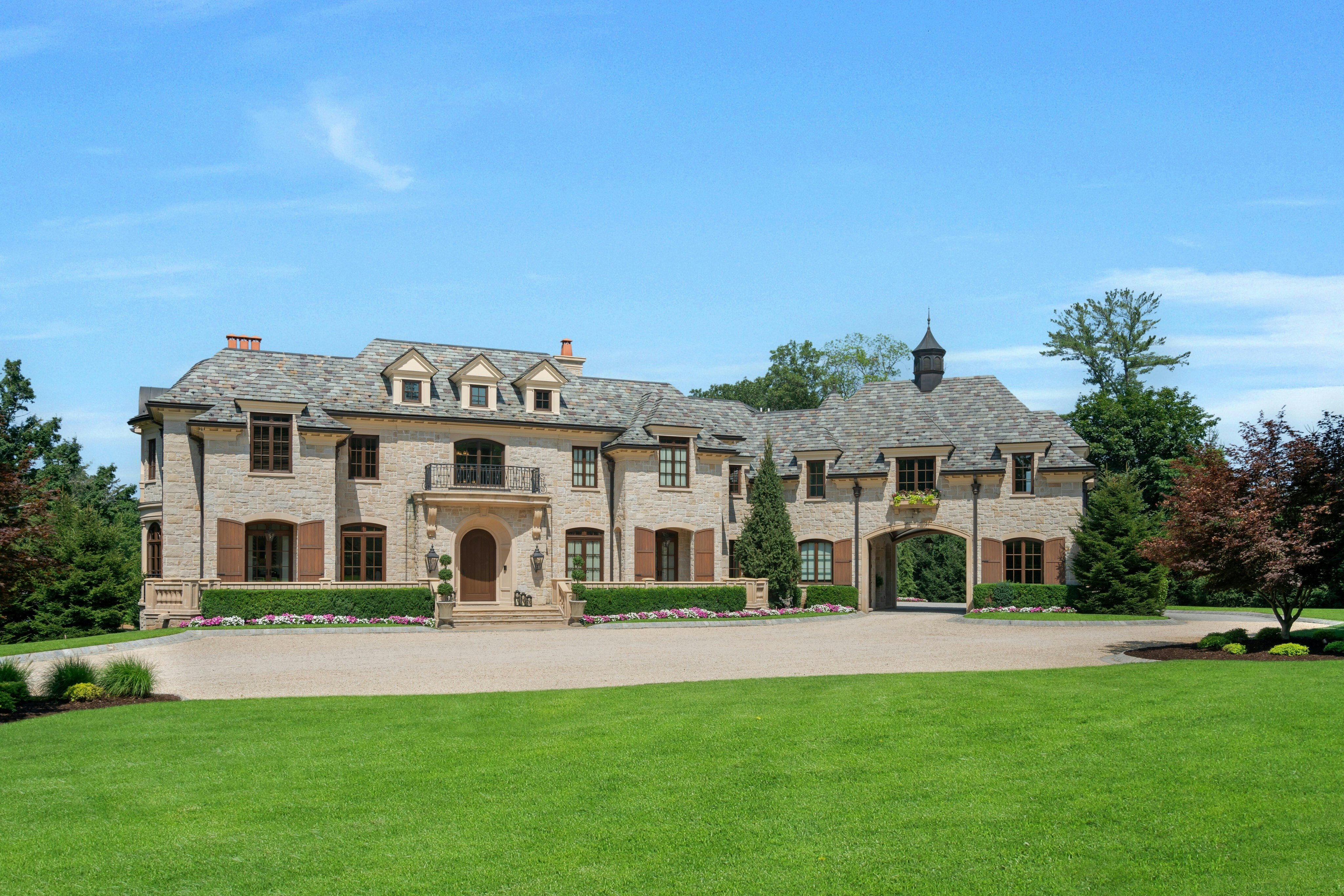 123 East Saddle River Road 