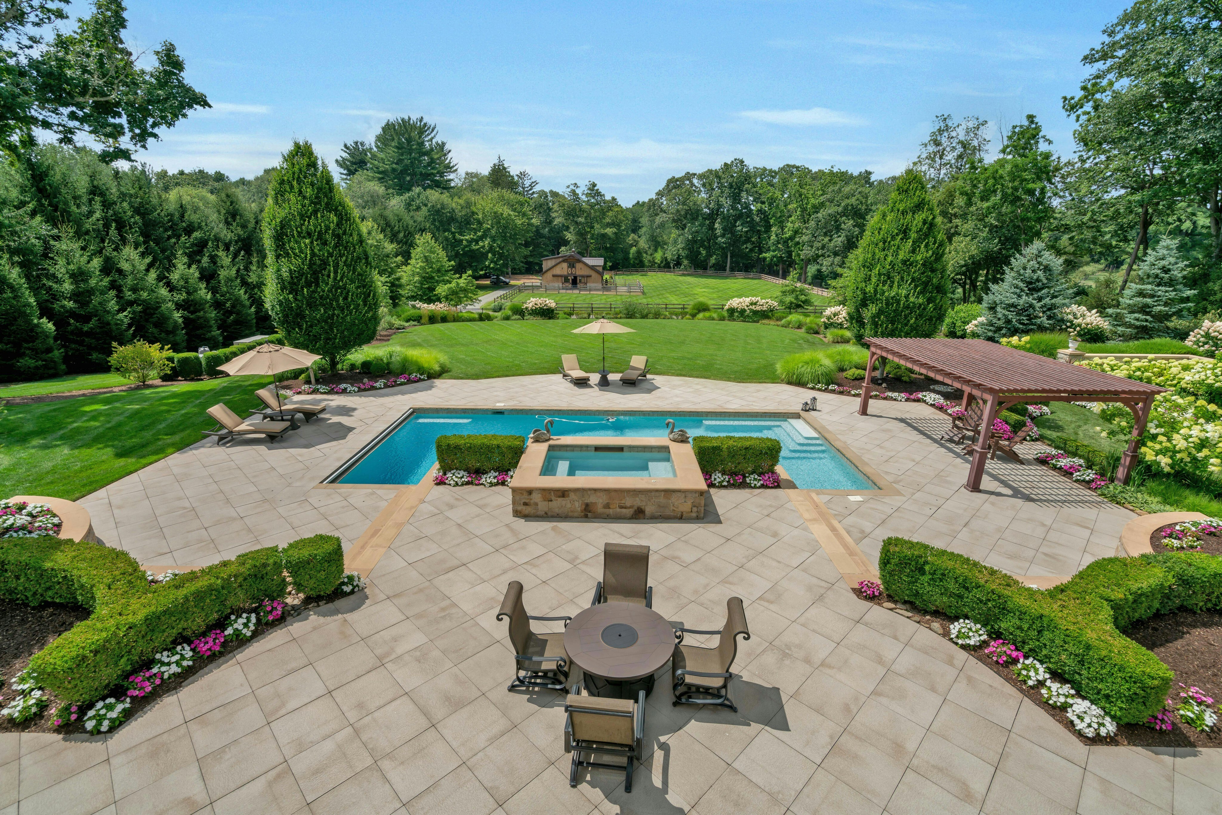 123 East Saddle River Road 