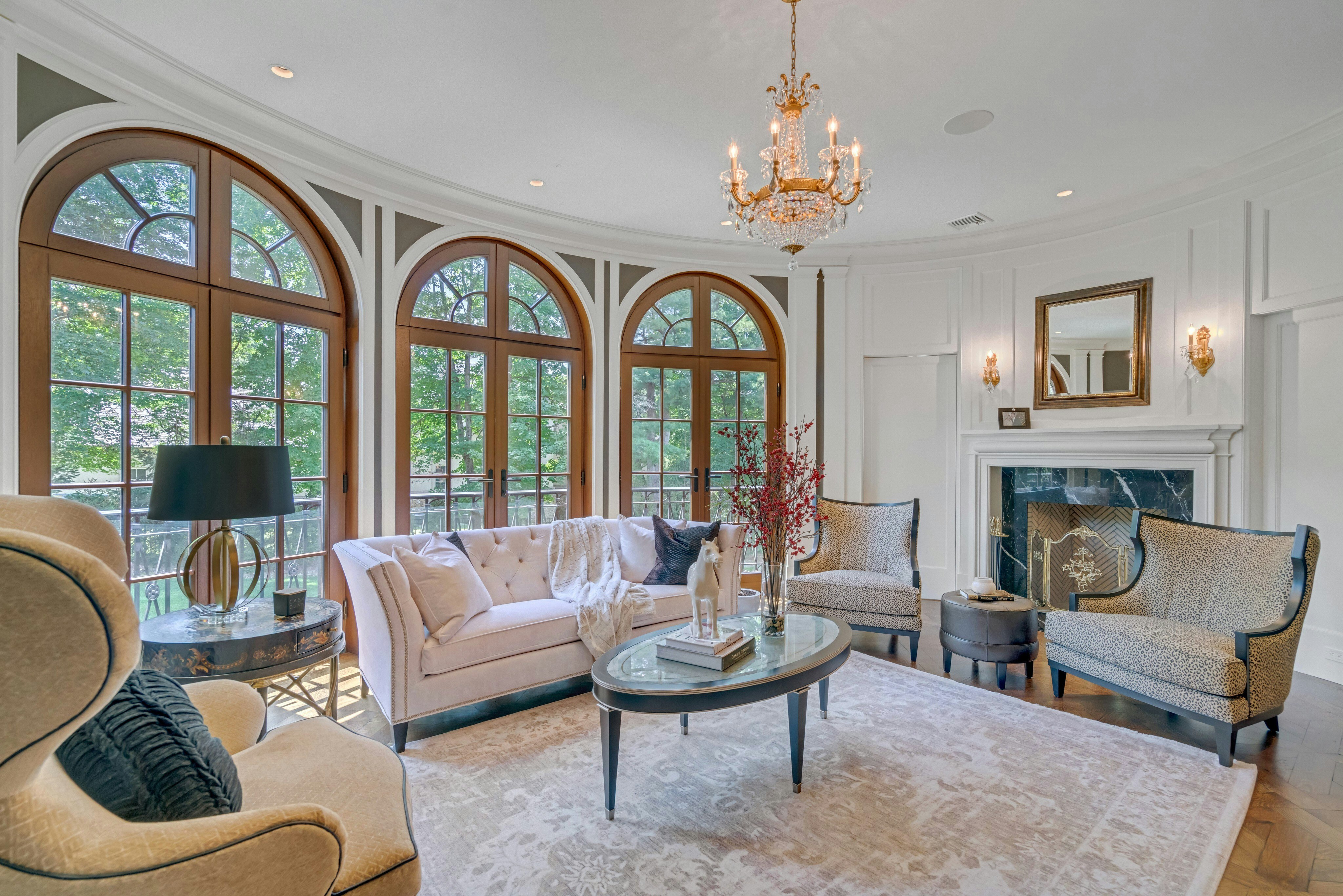 123 East Saddle River Road 