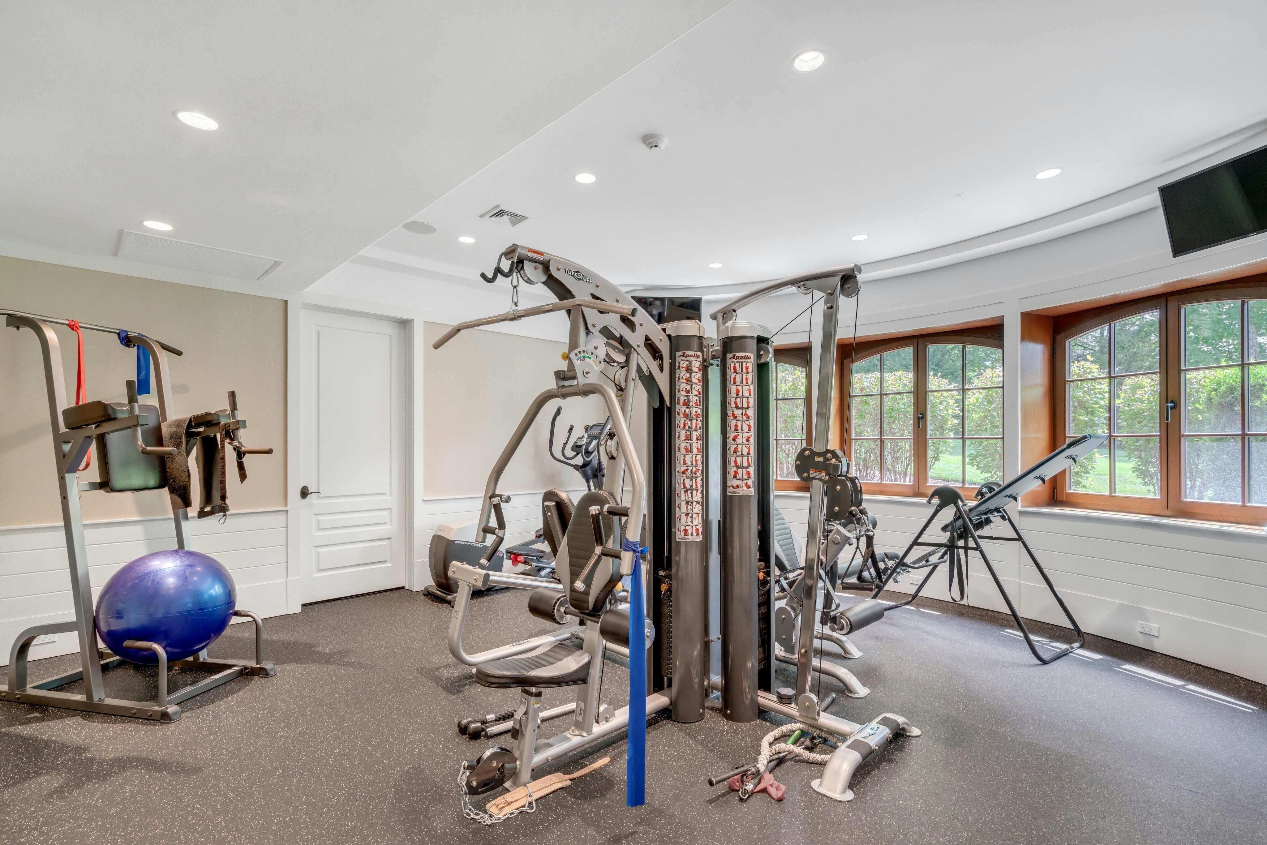 123 East Saddle River Road 