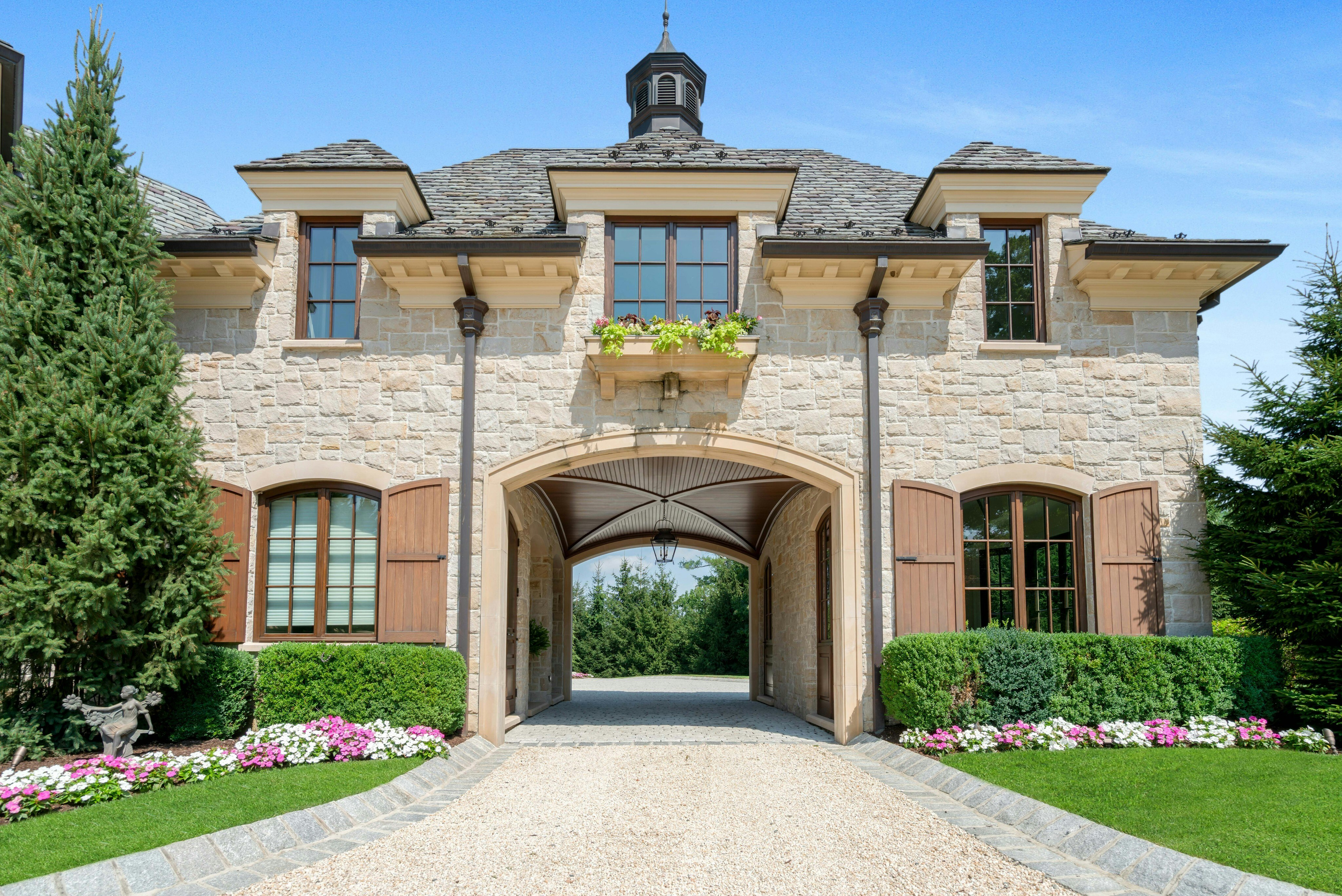 123 East Saddle River Road 