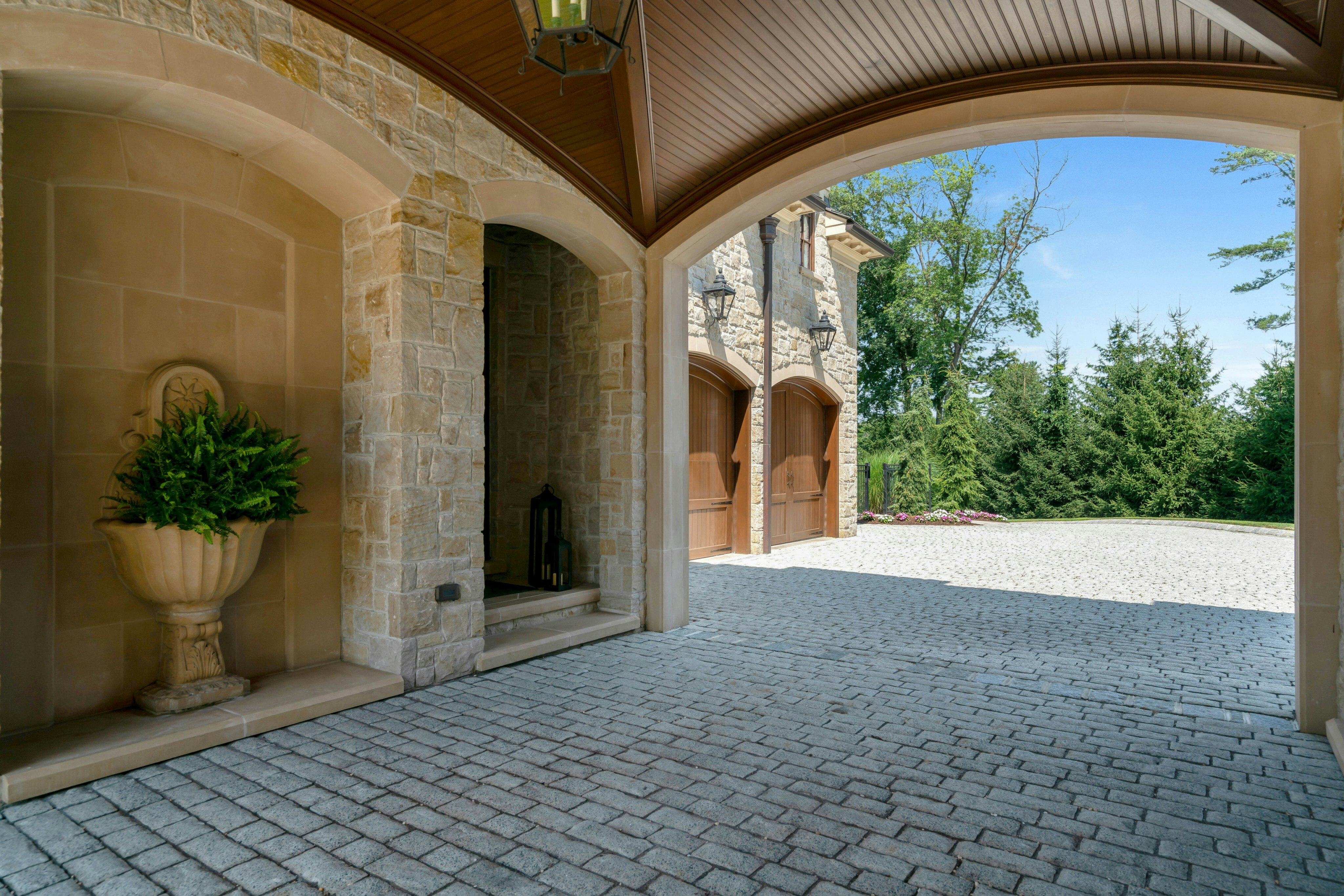 123 East Saddle River Road 