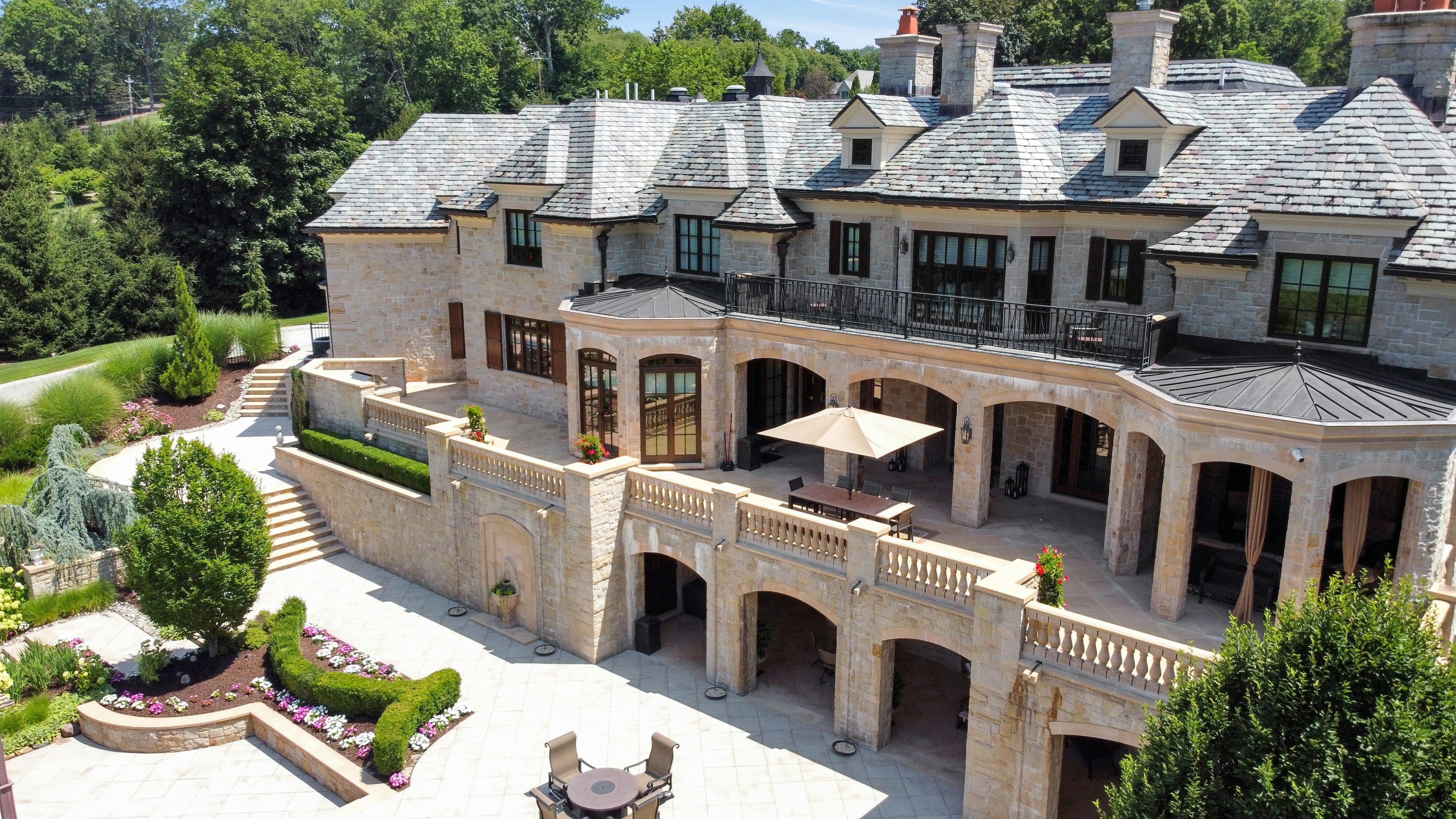 123 East Saddle River Road 