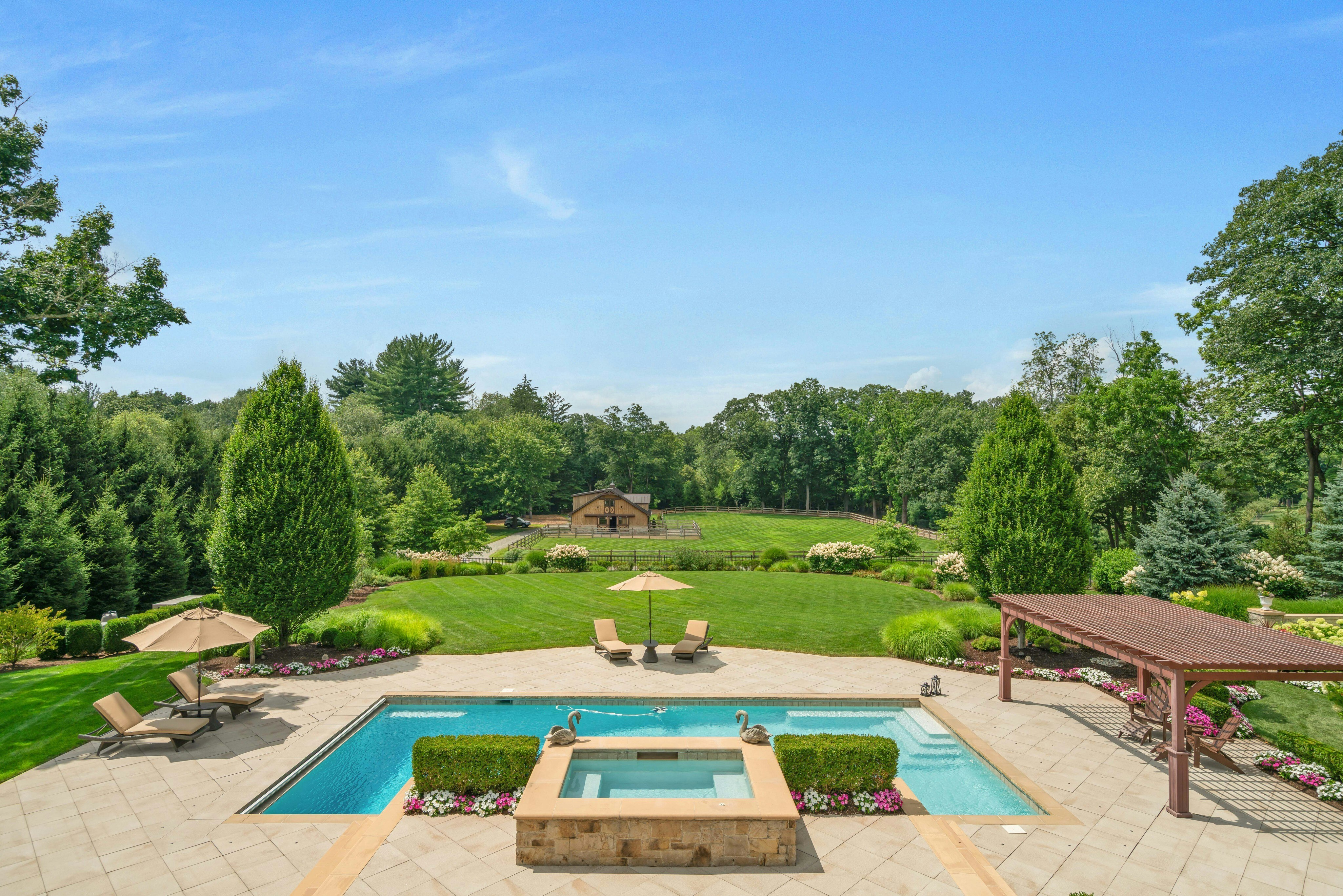 123 East Saddle River Road 