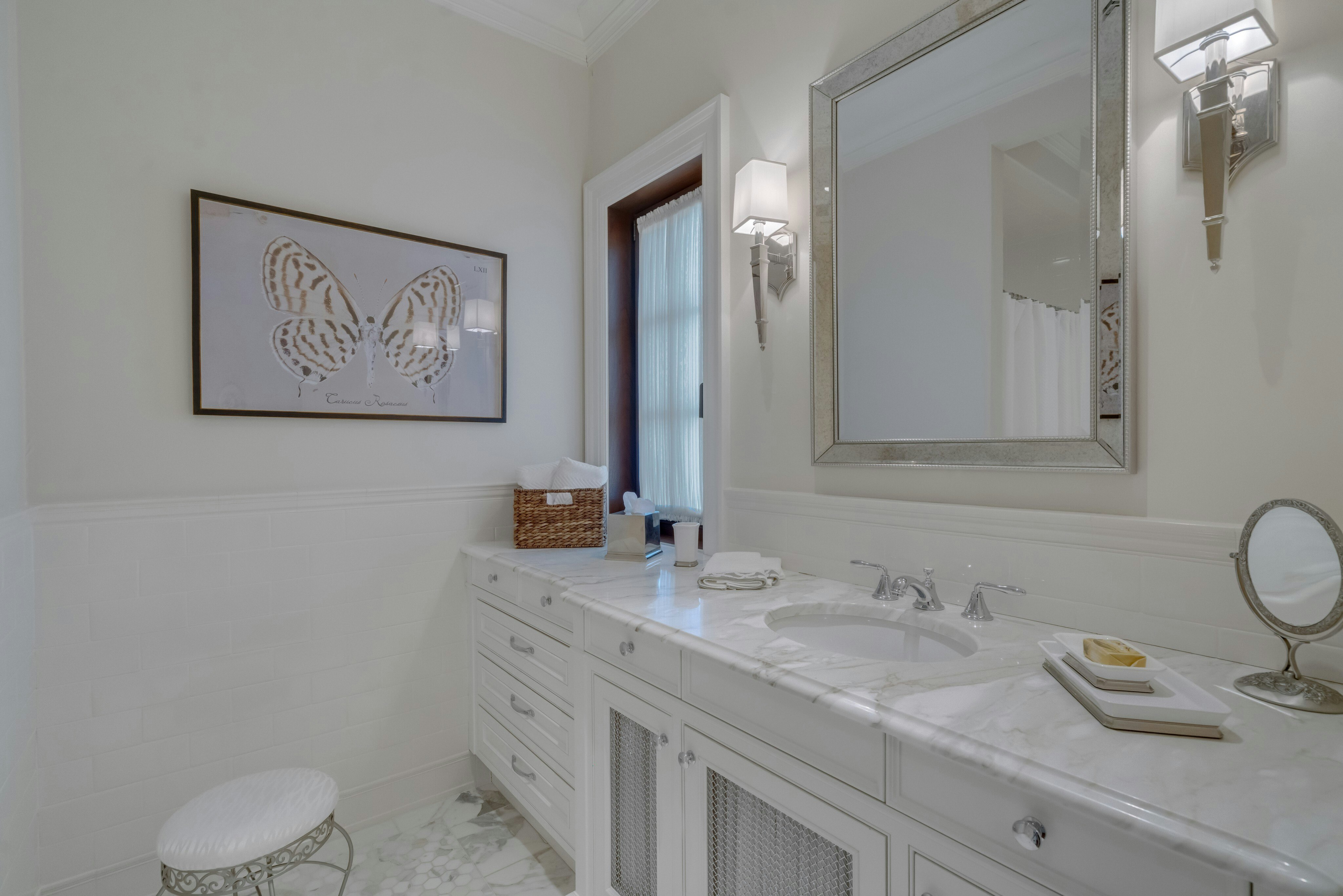 123 East Saddle River Road 