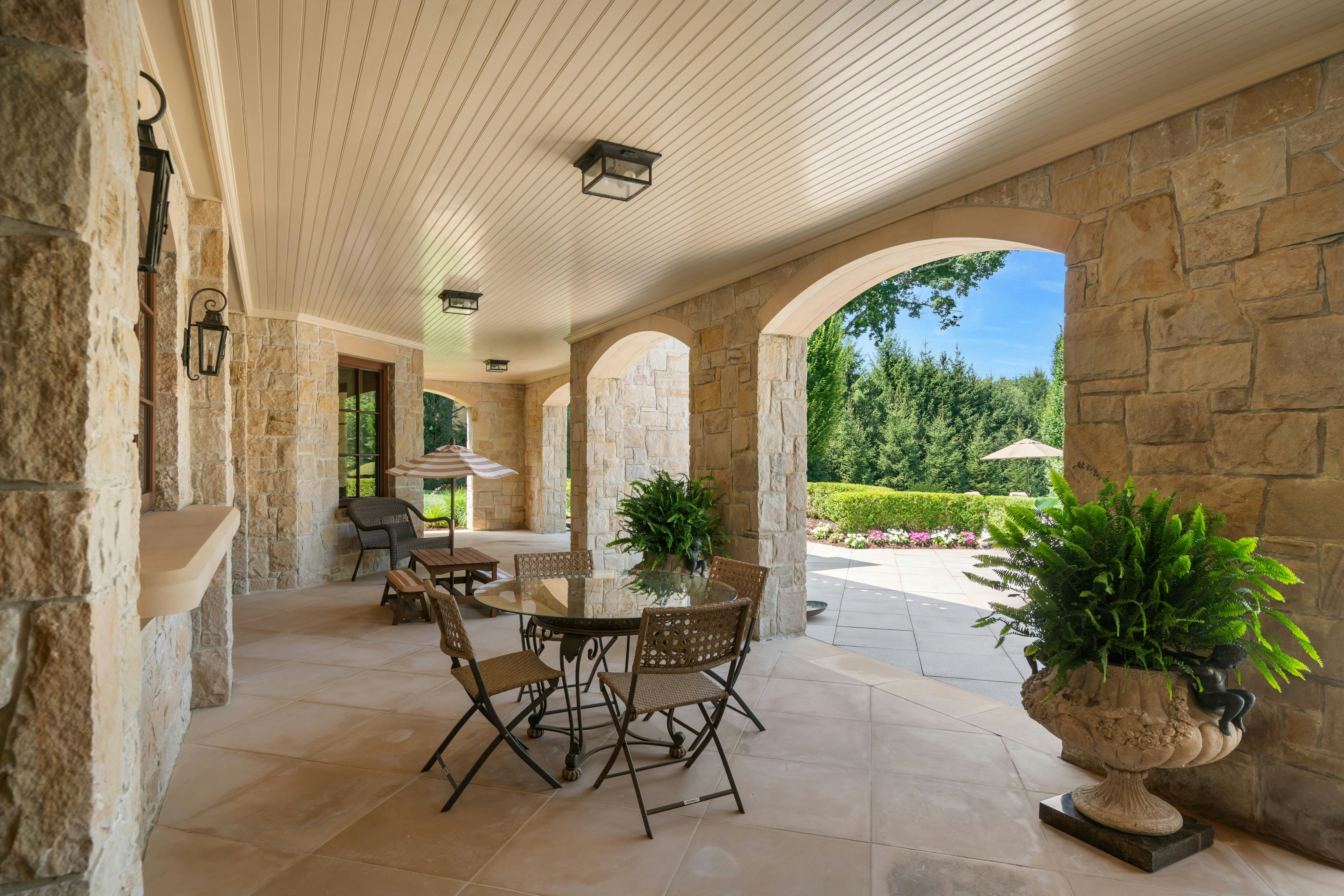123 East Saddle River Road 