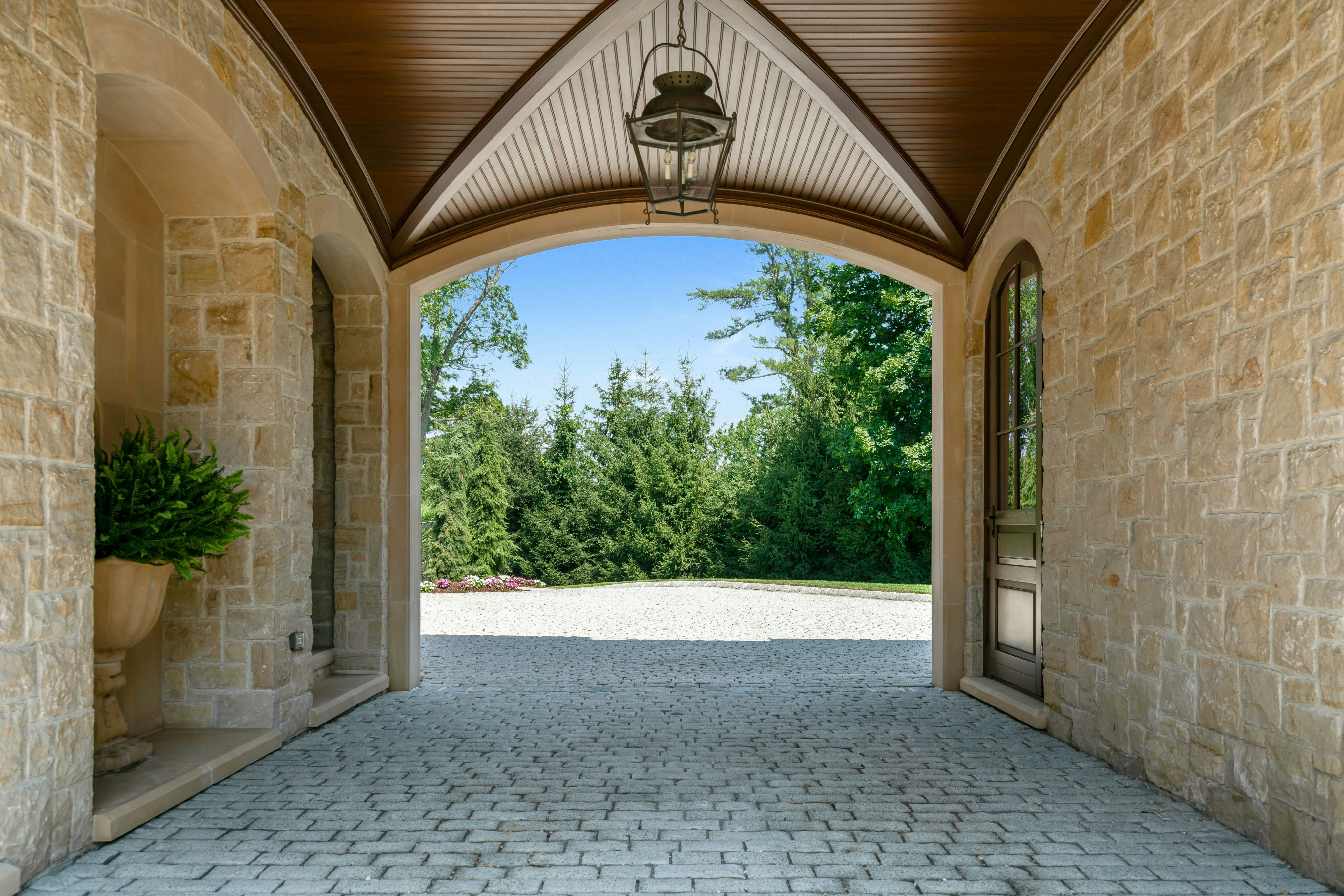 123 East Saddle River Road 