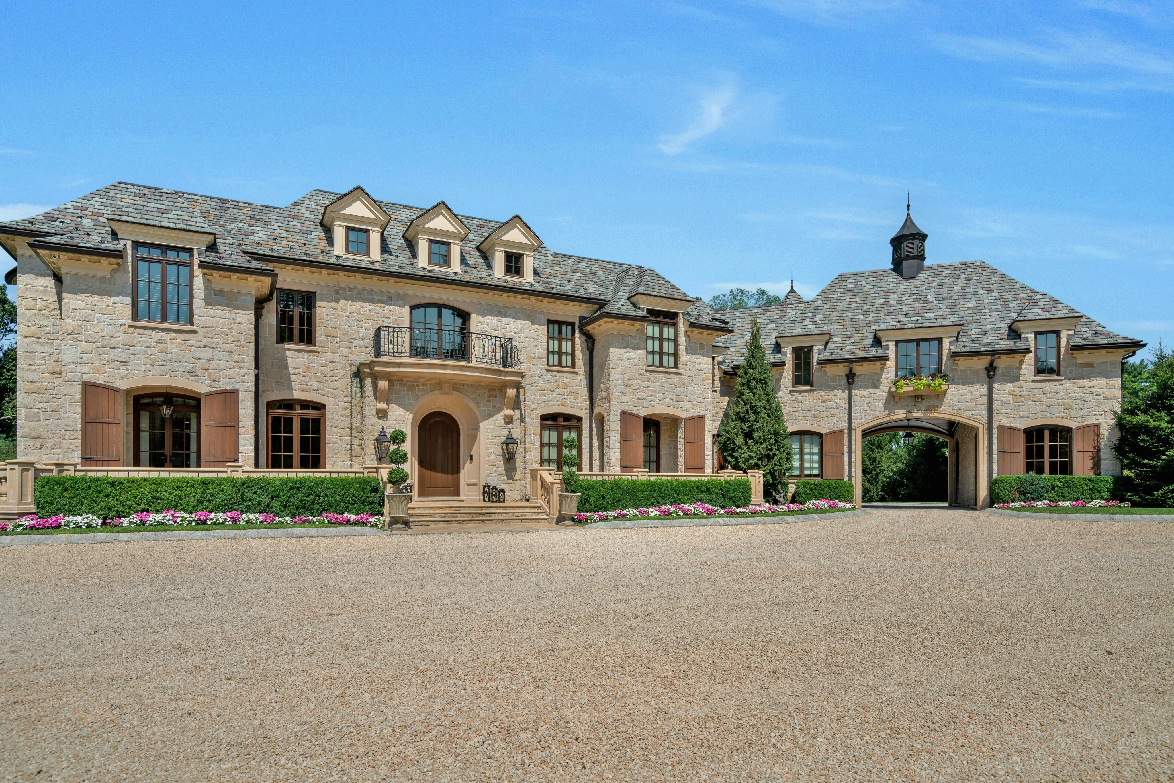 123 East Saddle River Road 