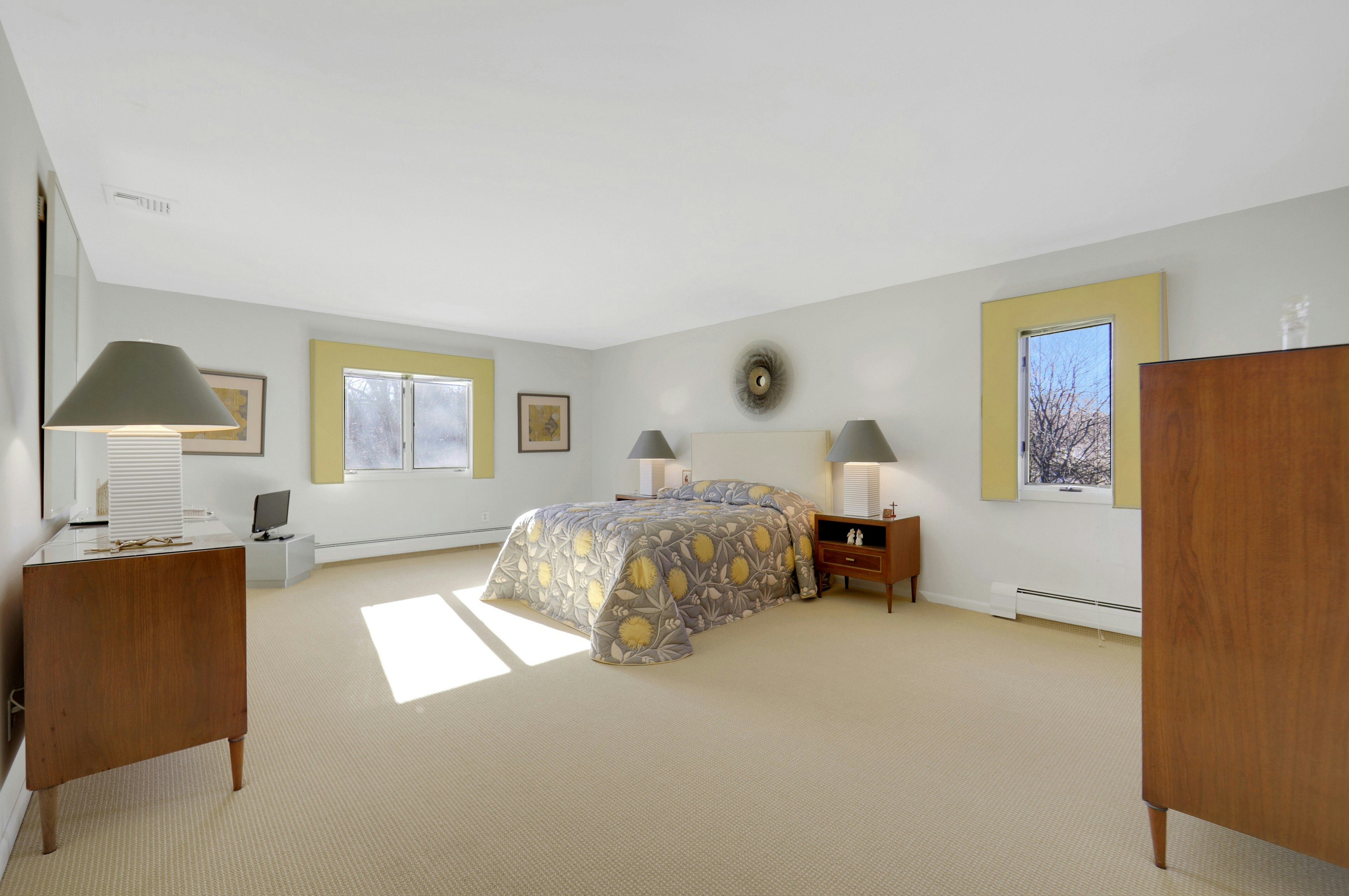 300 Forsythia Court 