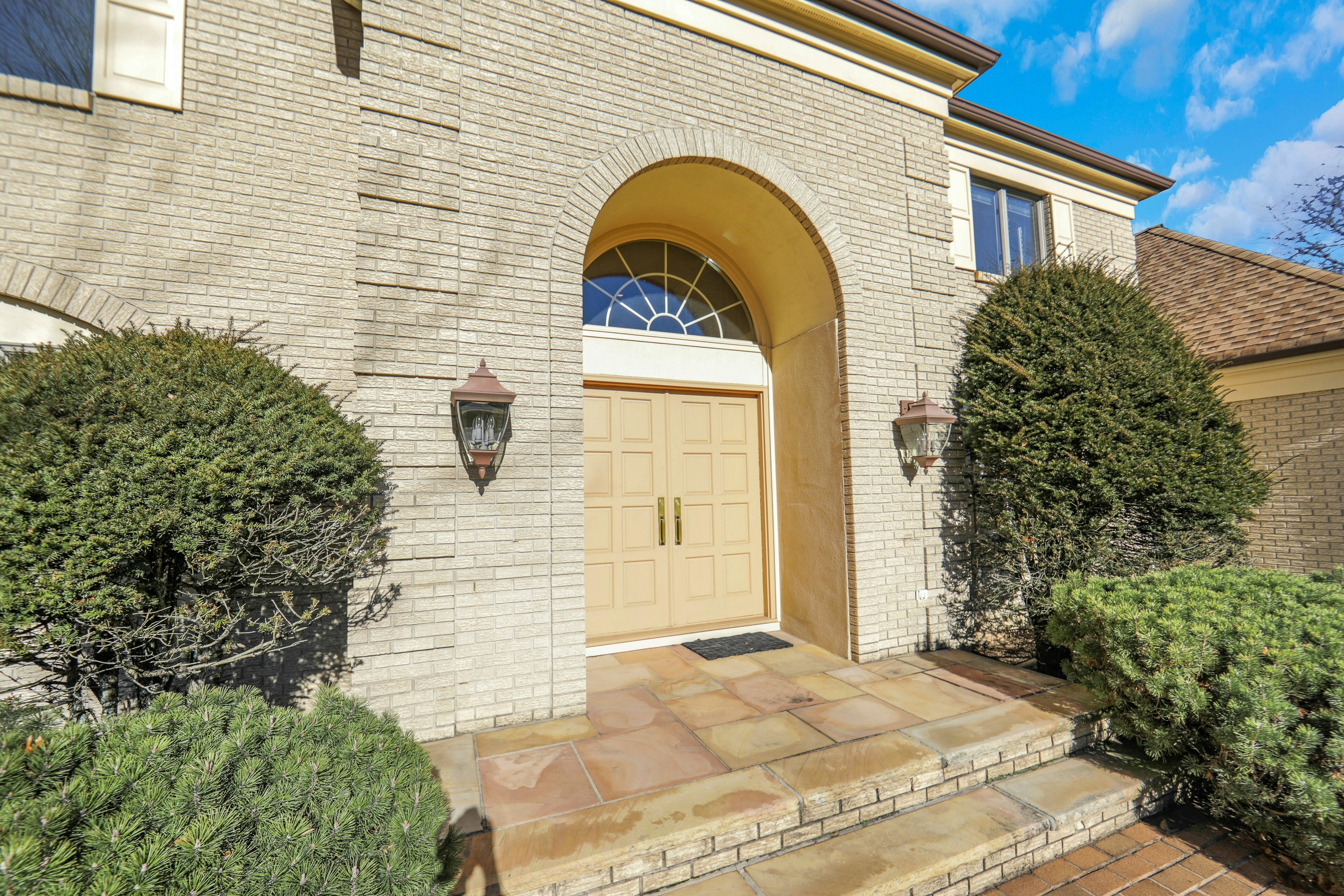 300 Forsythia Court 