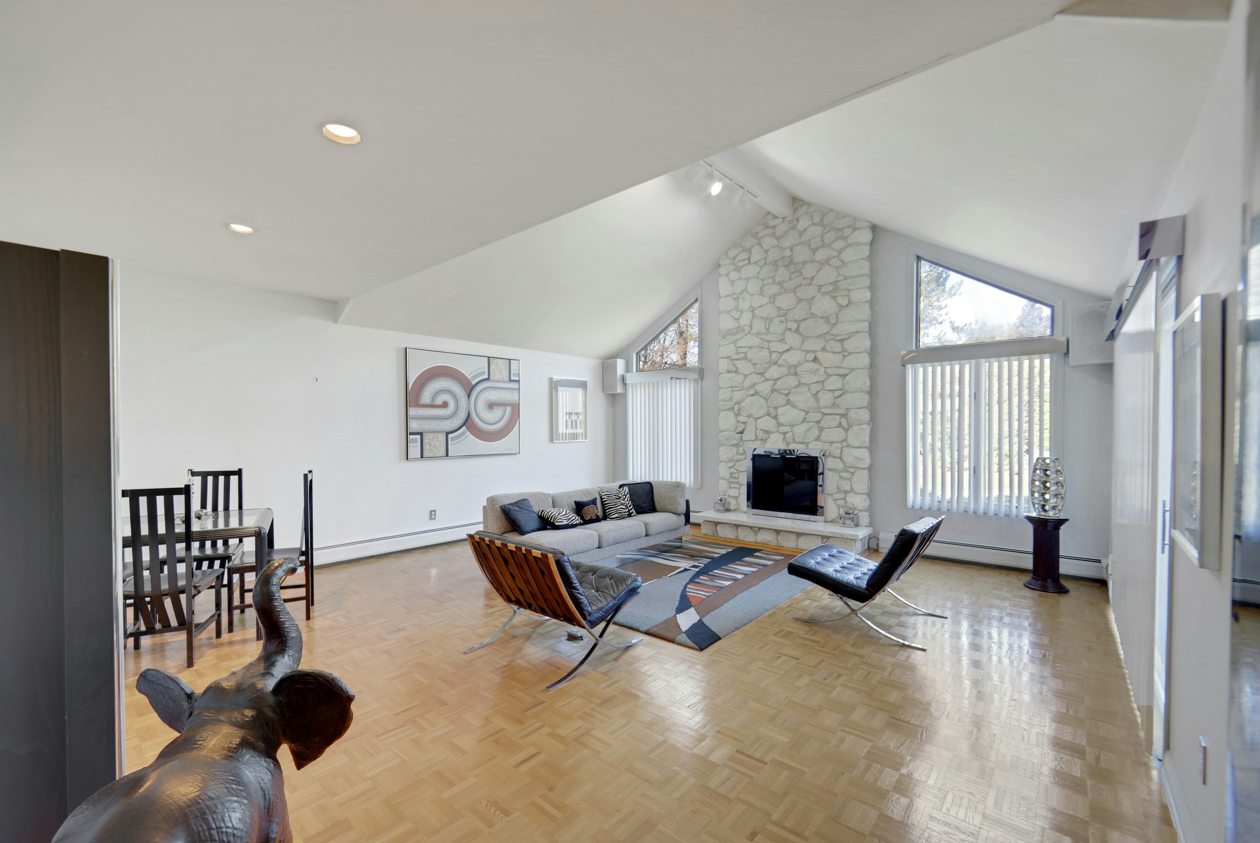 300 Forsythia Court 