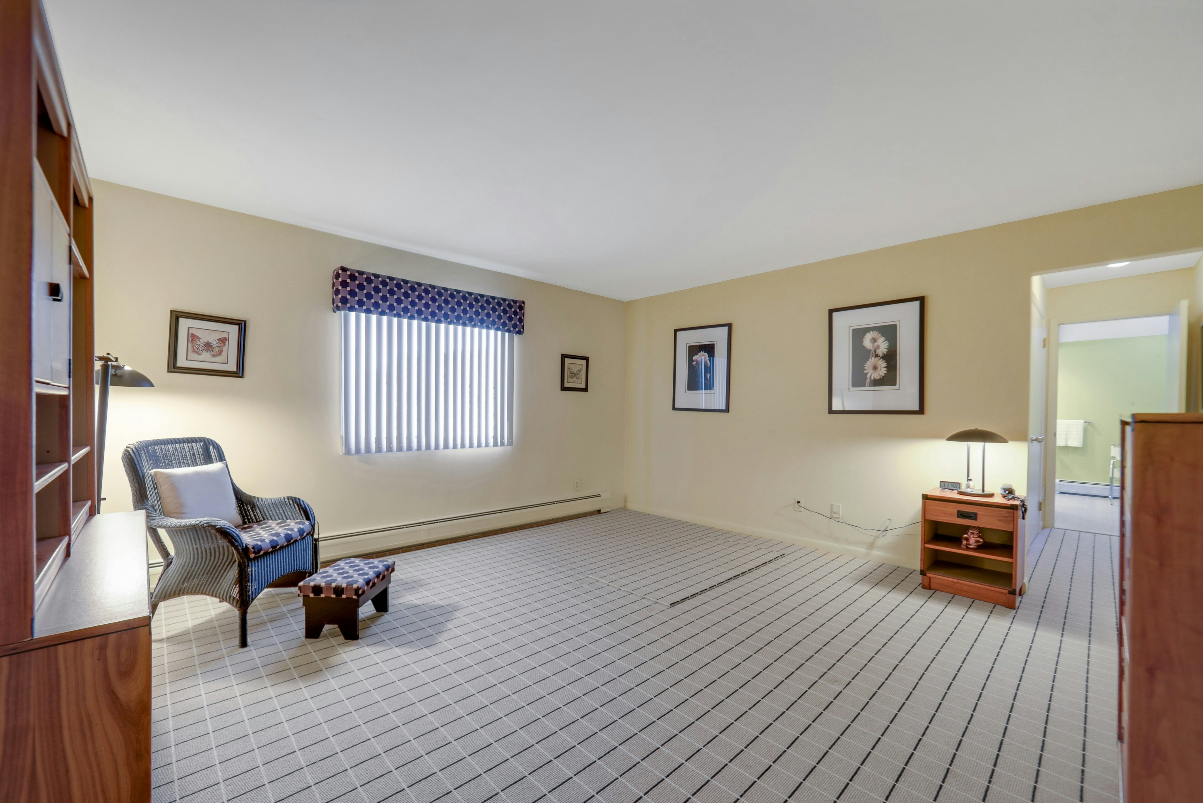 300 Forsythia Court 
