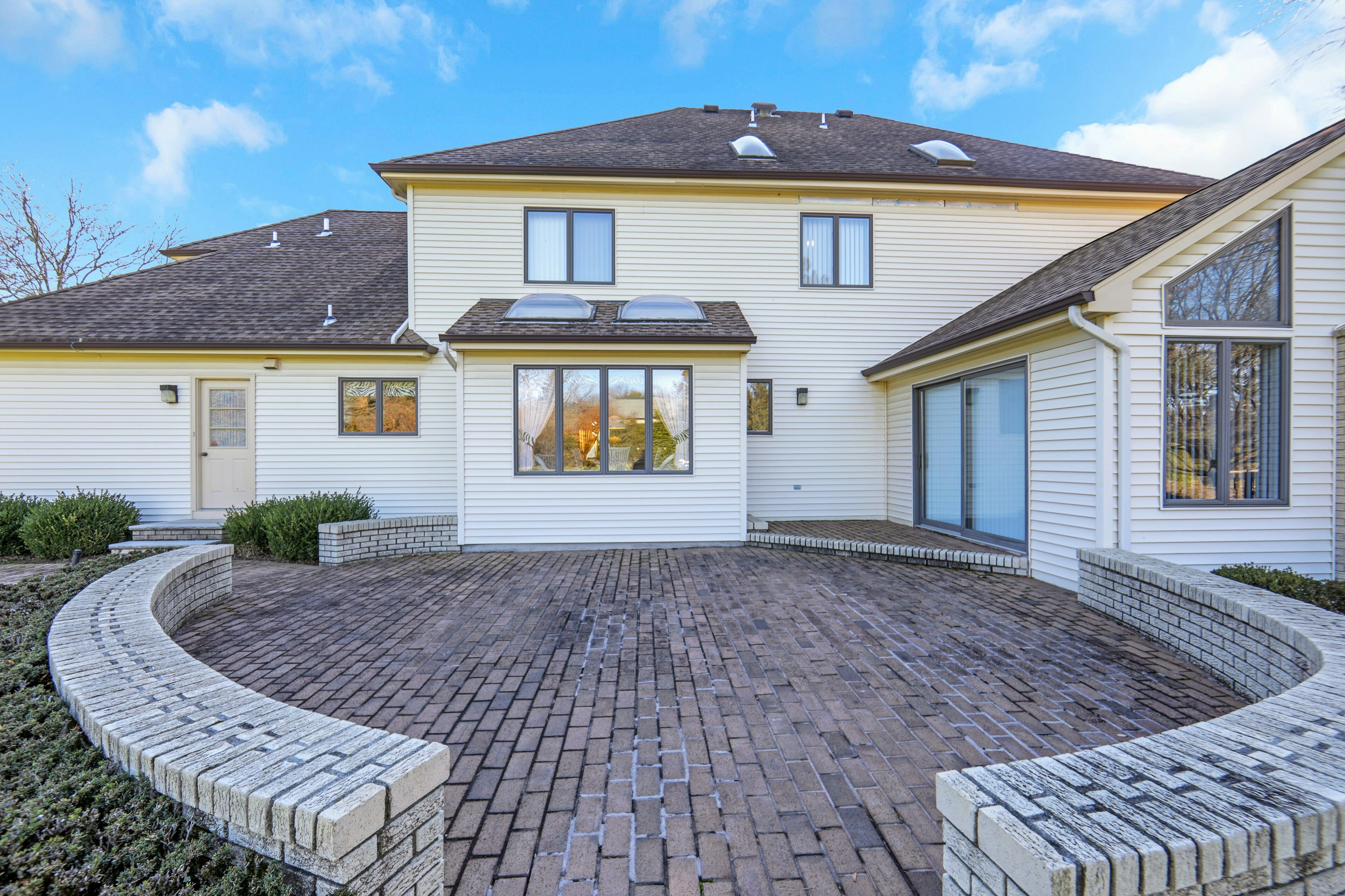 300 Forsythia Court 