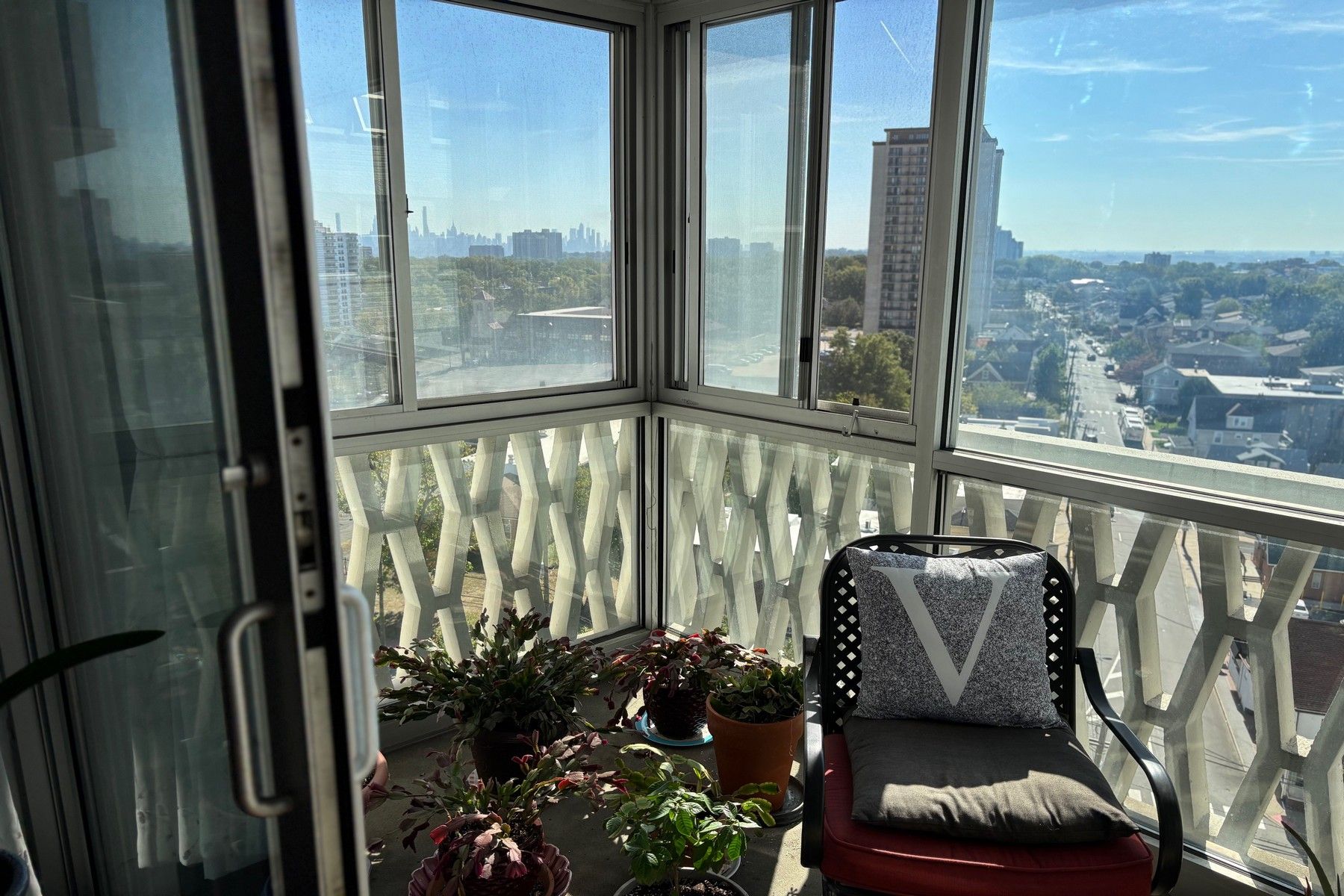 2000 Linwood Avenue 14Y