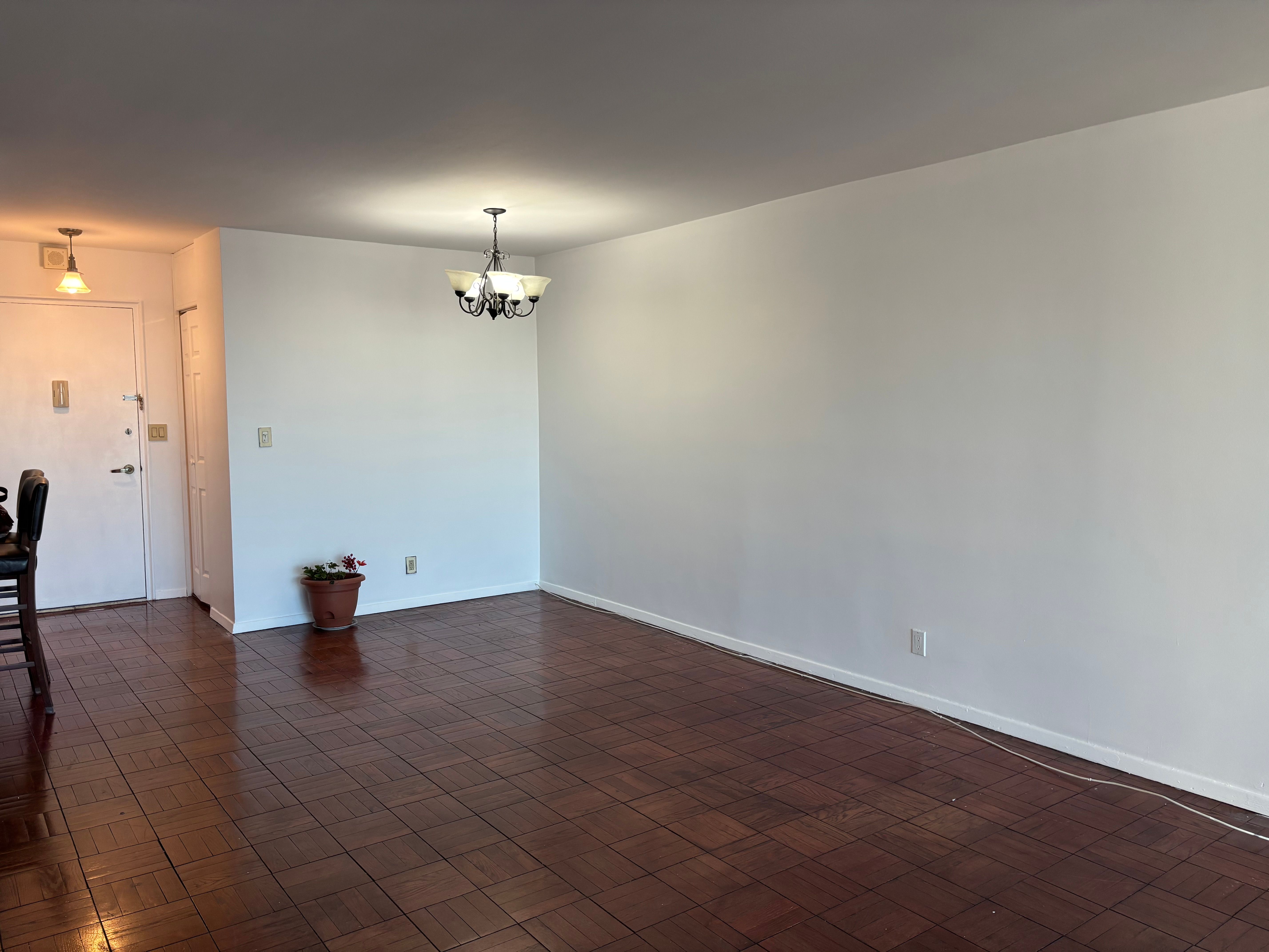 2000 Linwood Avenue 14Y