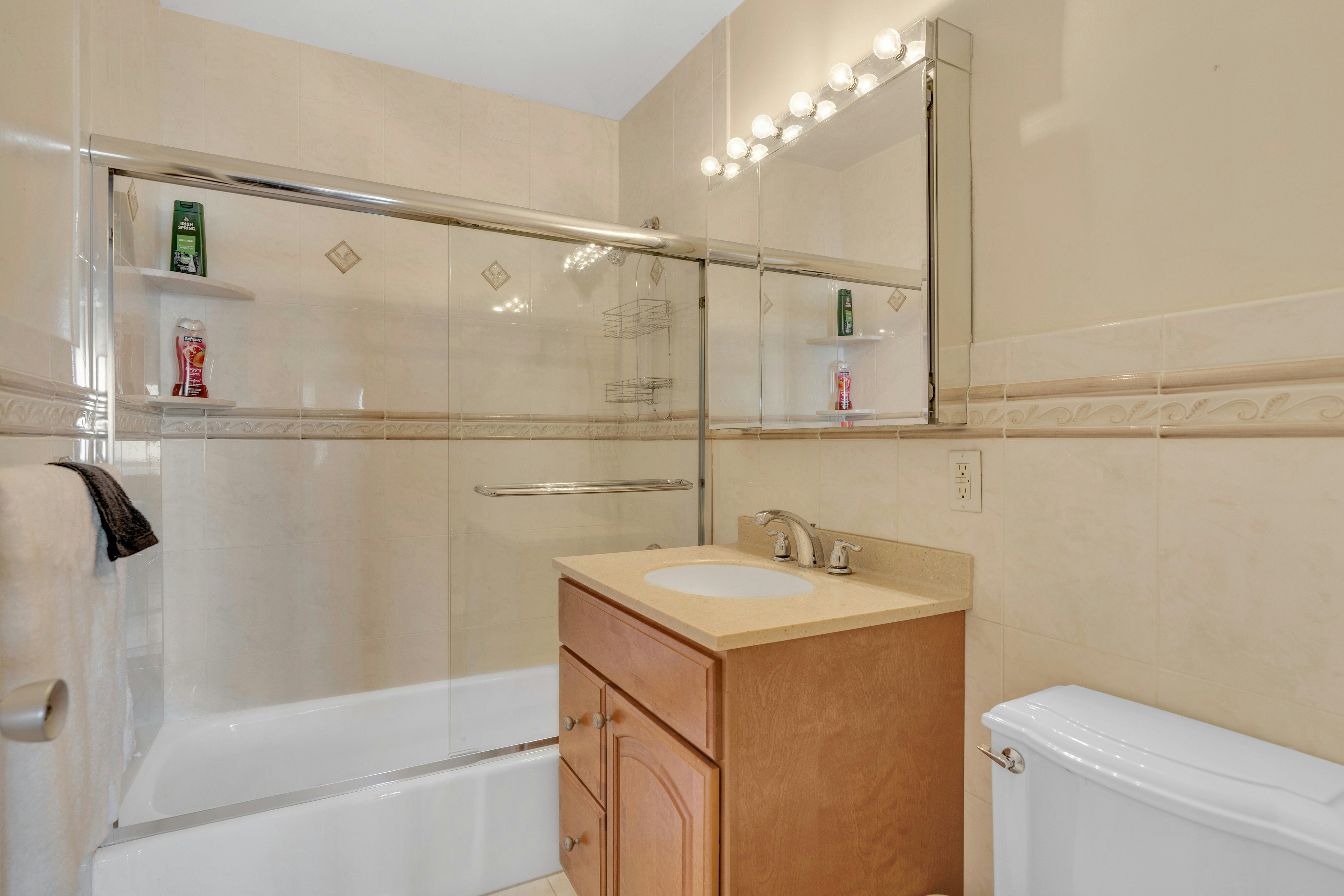 2000 Linwood Avenue #16T 