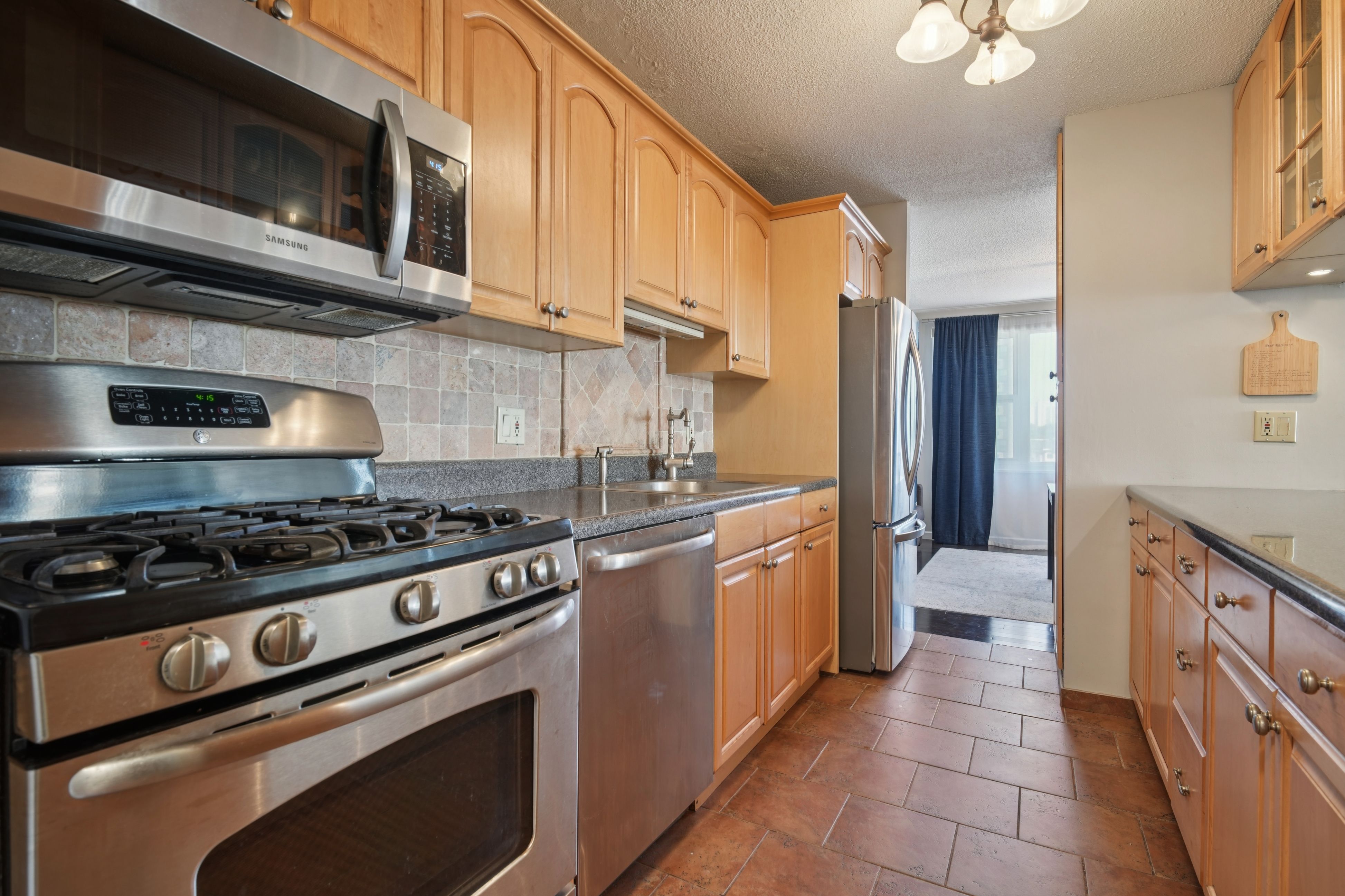 555 North Avenue #6F 