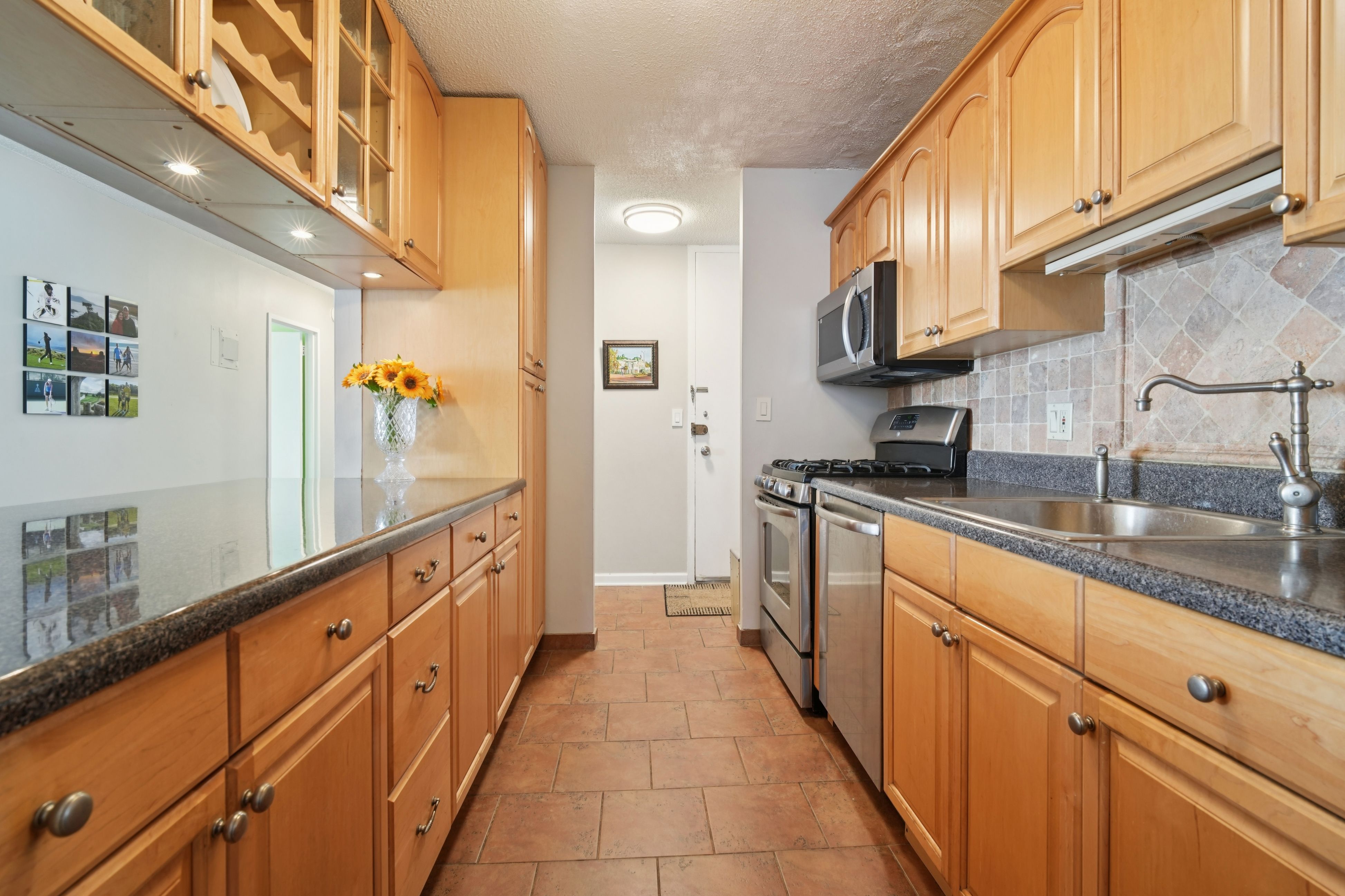 555 North Avenue #6F 