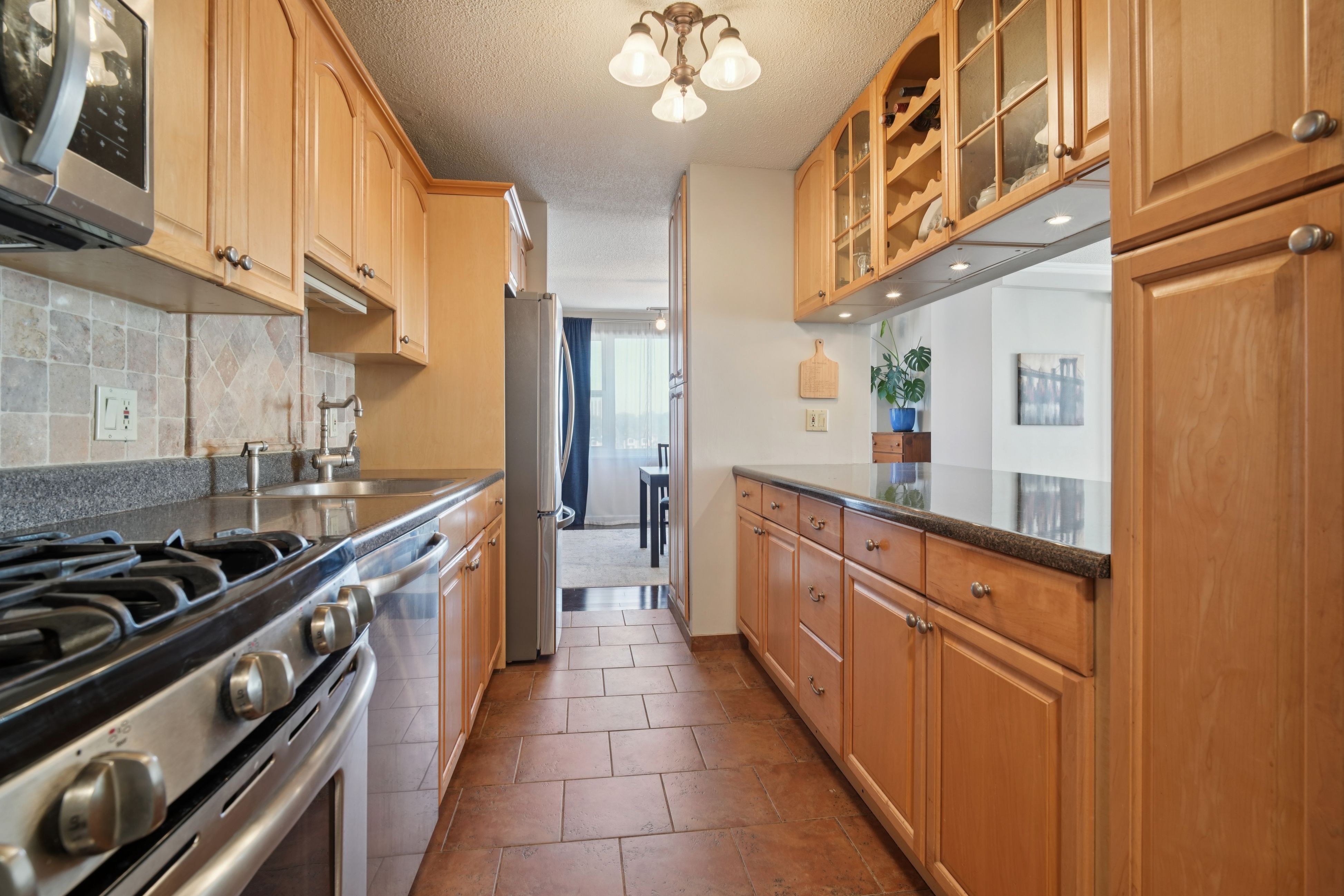 555 North Avenue #6F 