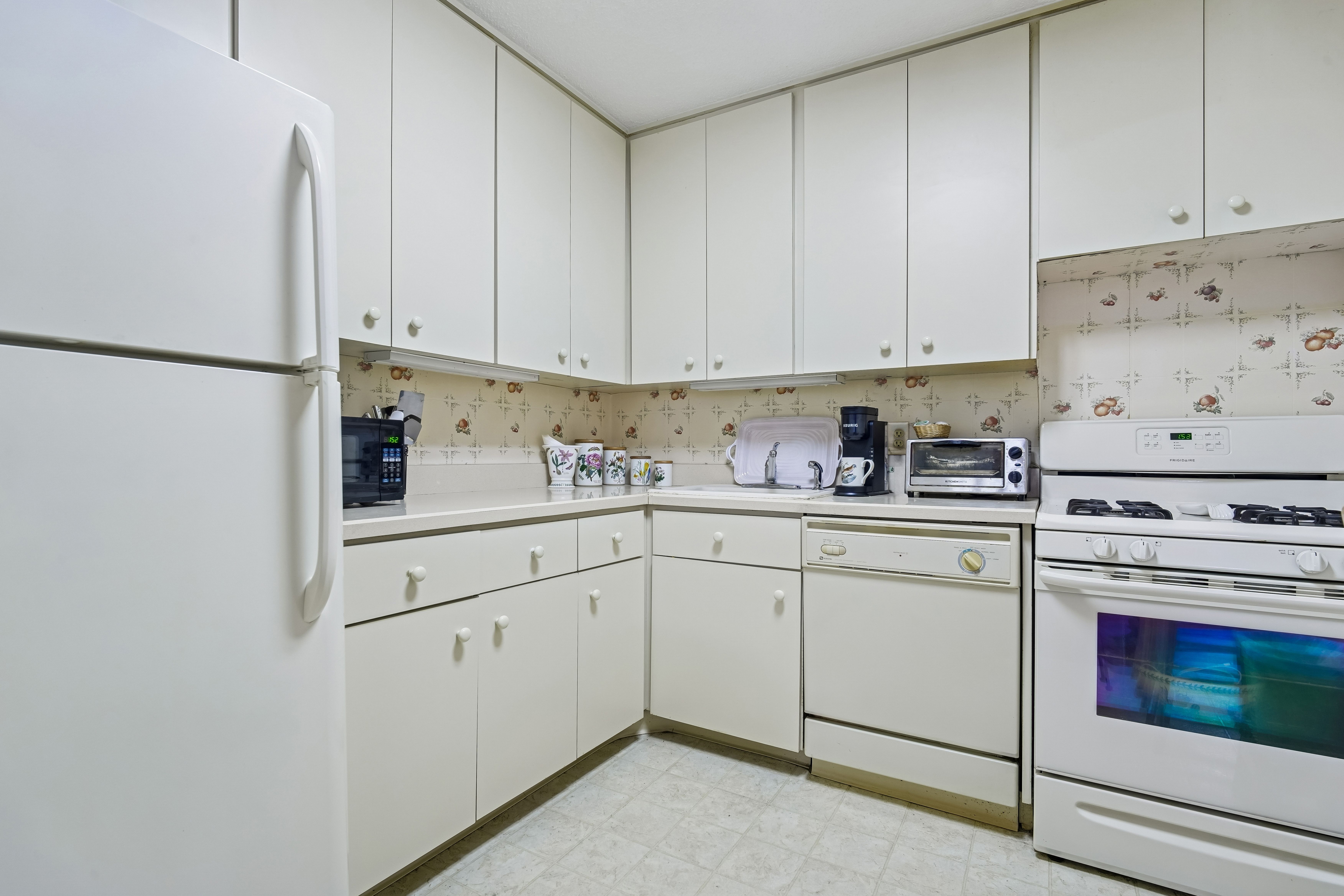 555 North Avenue #21M 