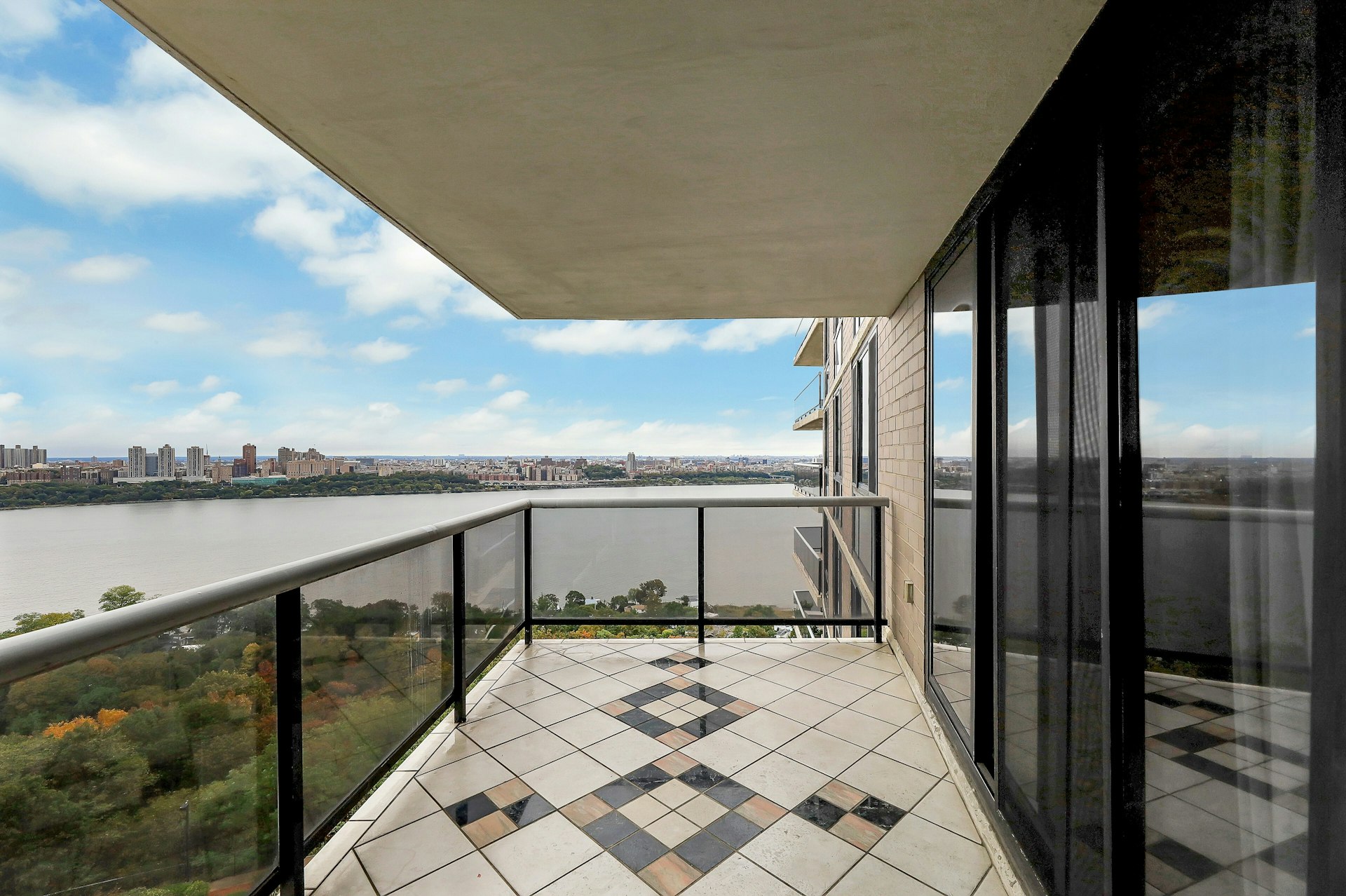 1512 Palisade Avenue Unit# 12G