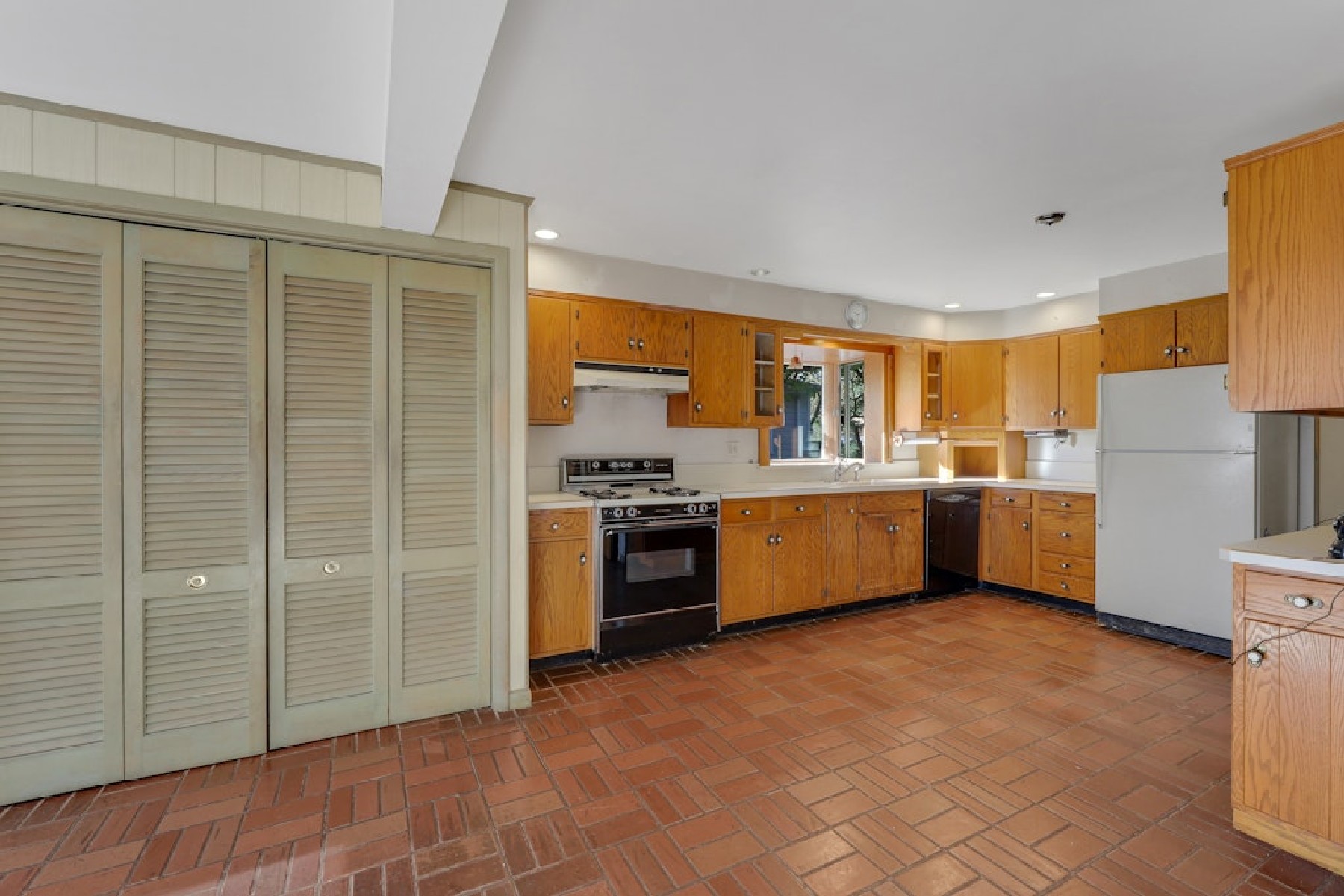 319 Walthery Avenue 