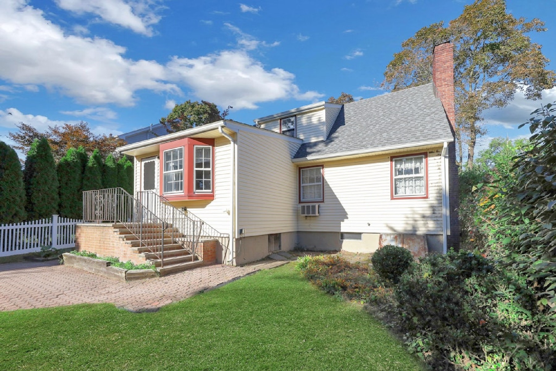 319 Walthery Avenue 