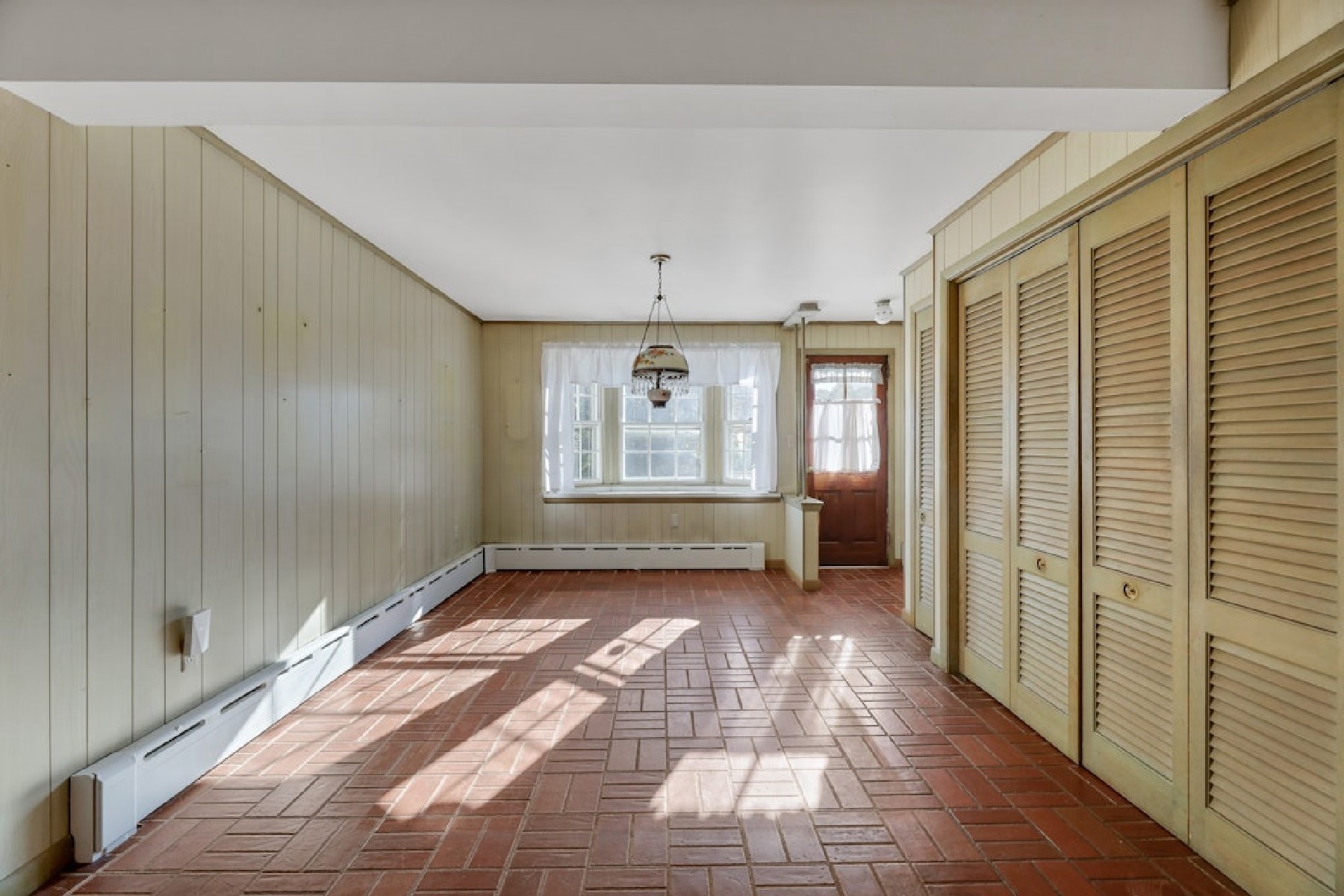 319 Walthery Avenue 
