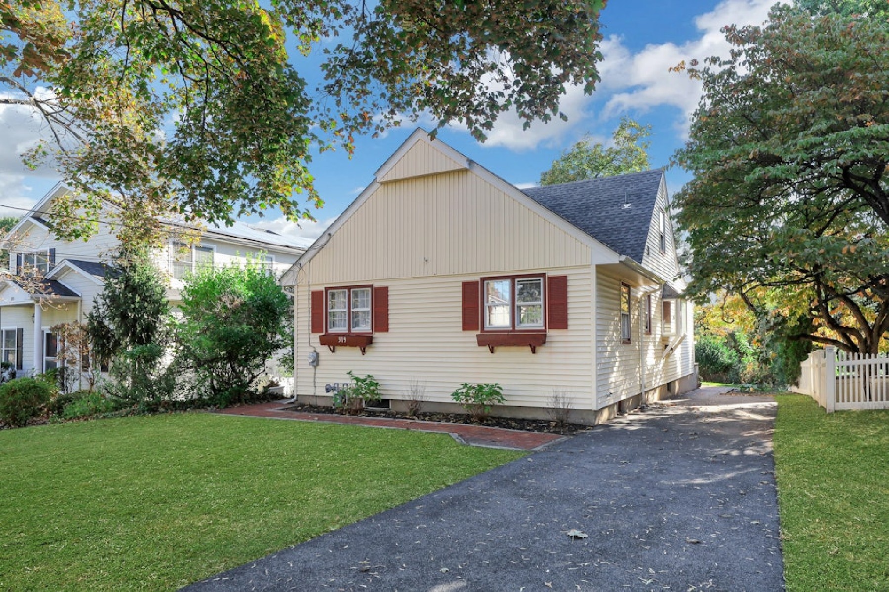 319 Walthery Avenue 