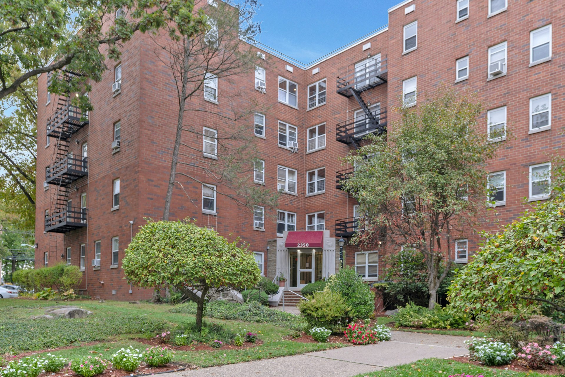 2350 Linwood Avenue #5C 