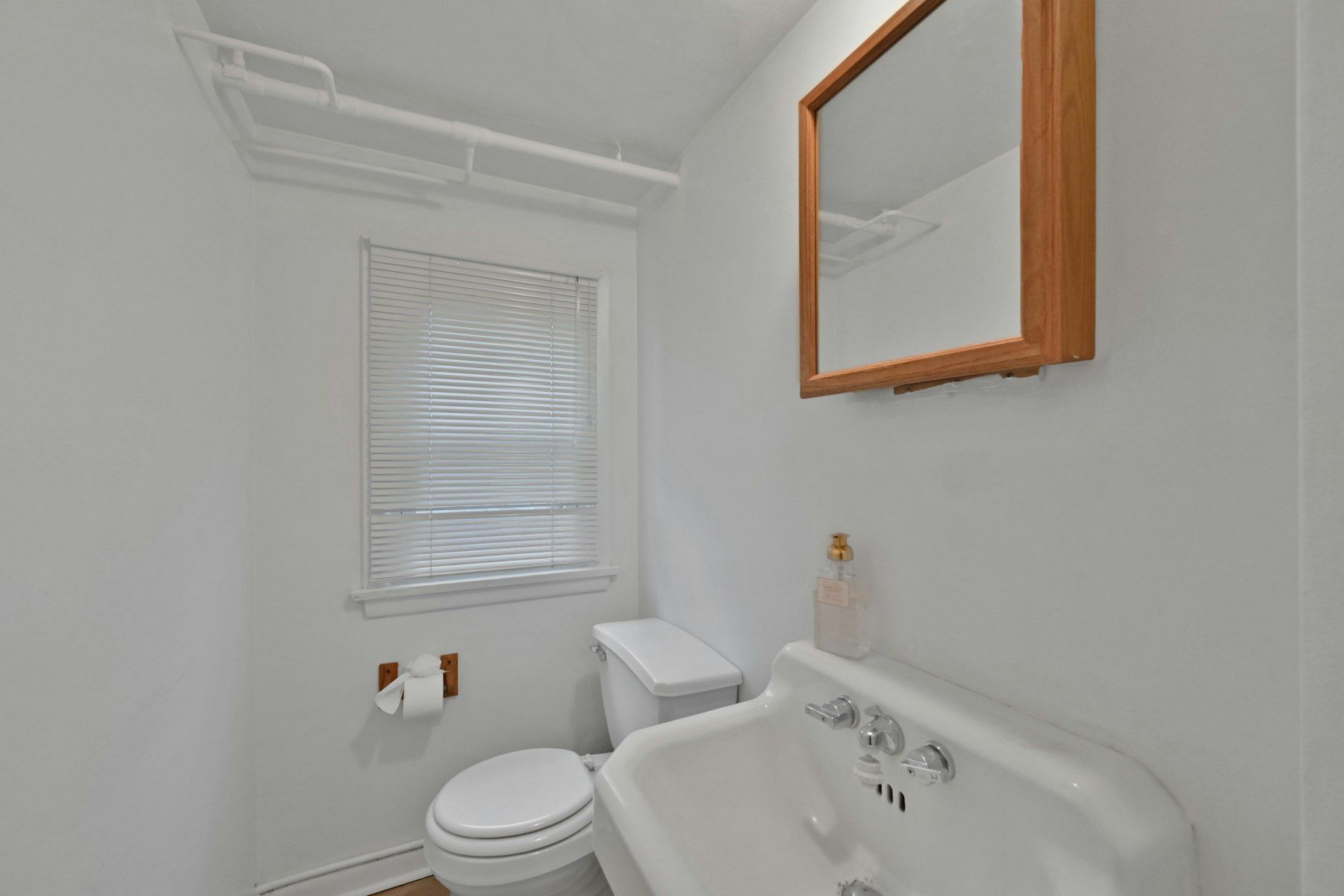 211 Airmount Rd 