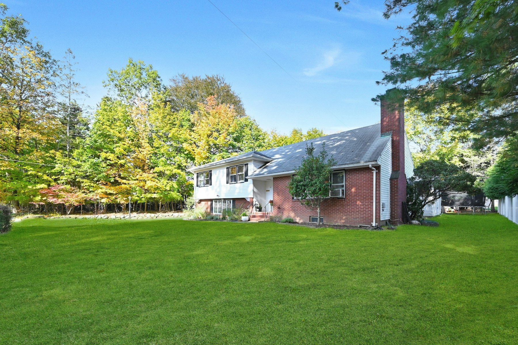 211 Airmount Rd 