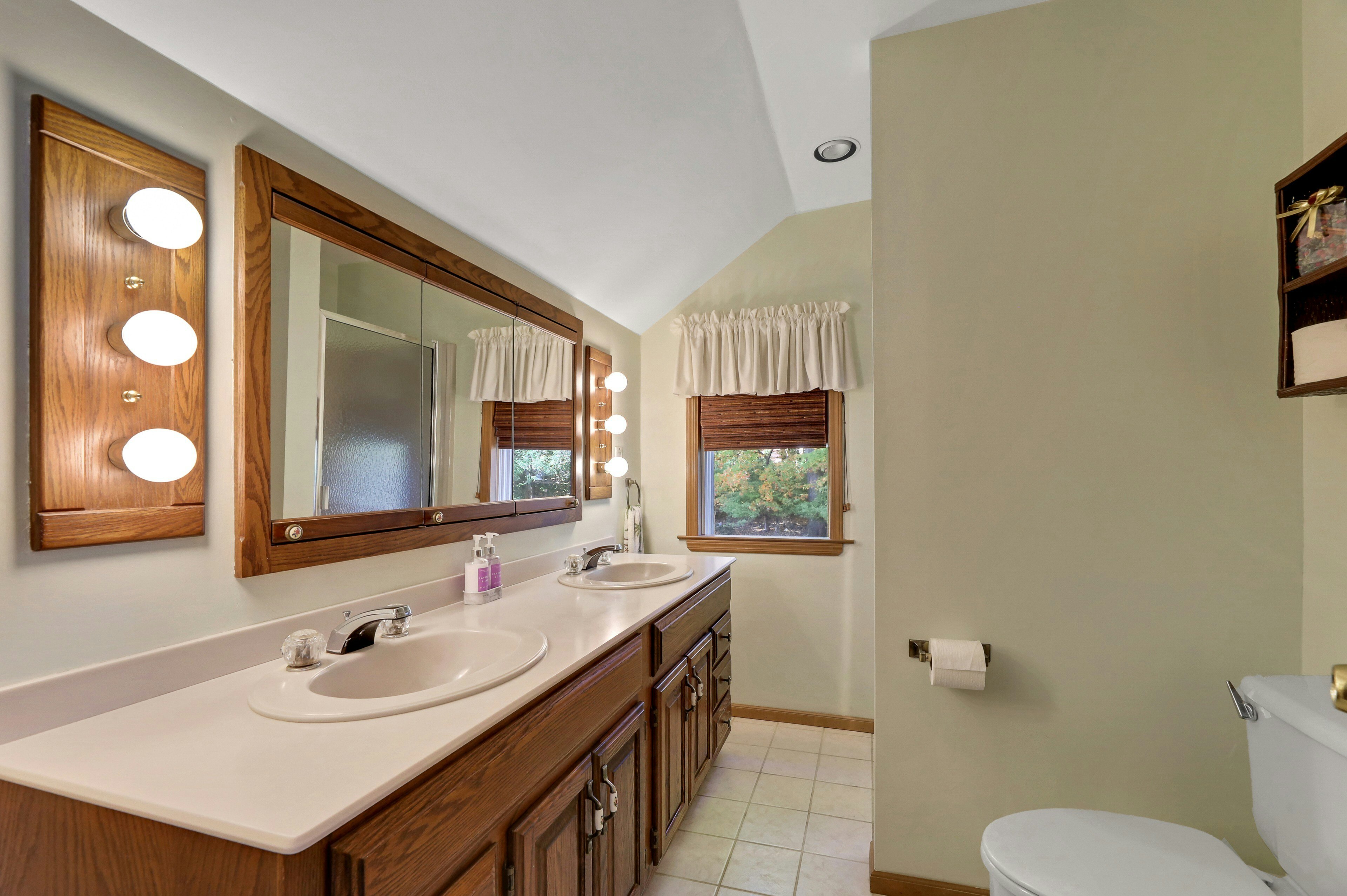 71 Lake Trail East 