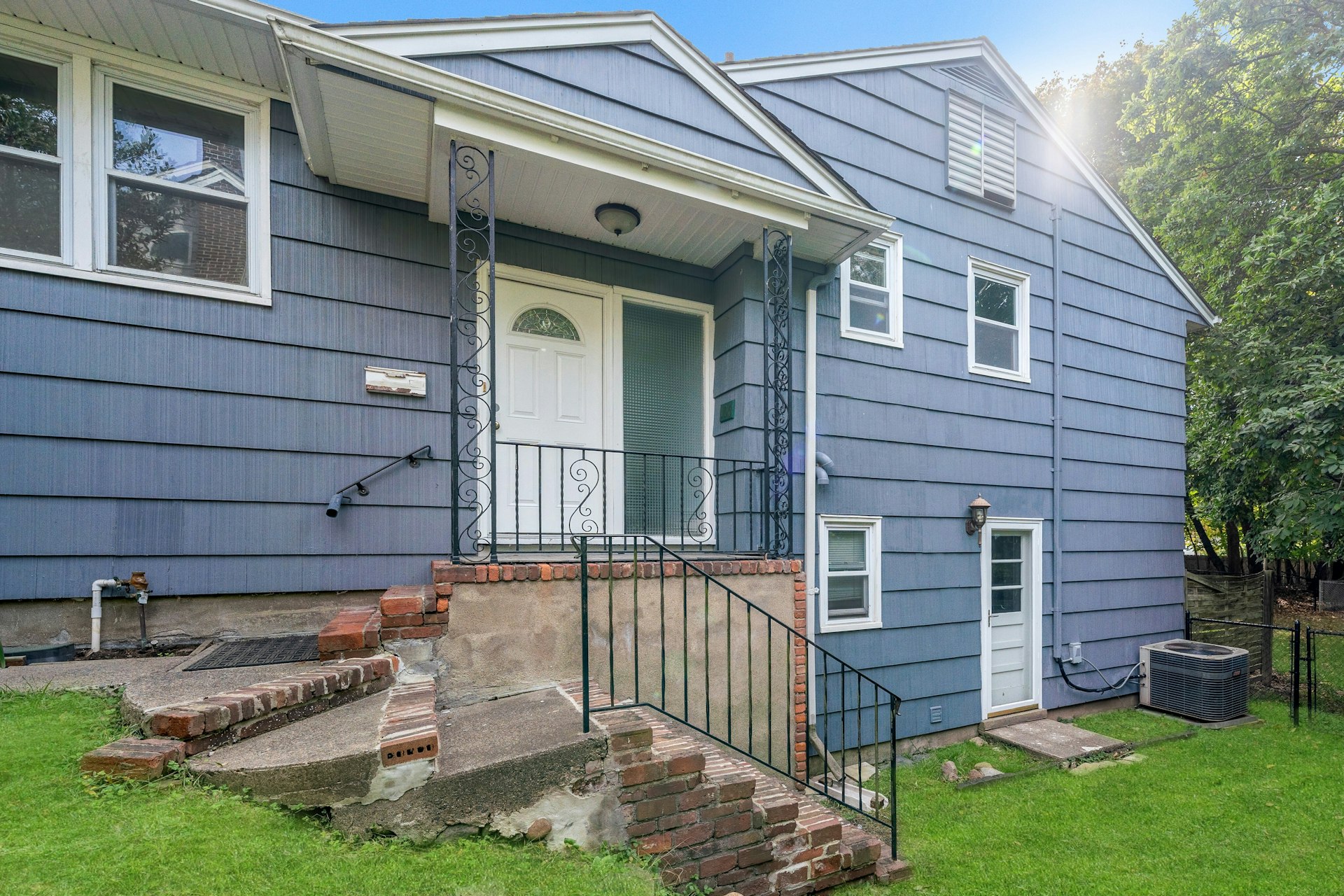 106 Hillside Ave 