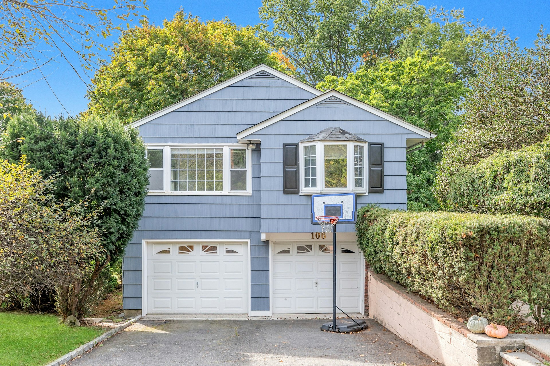 106 Hillside Ave 