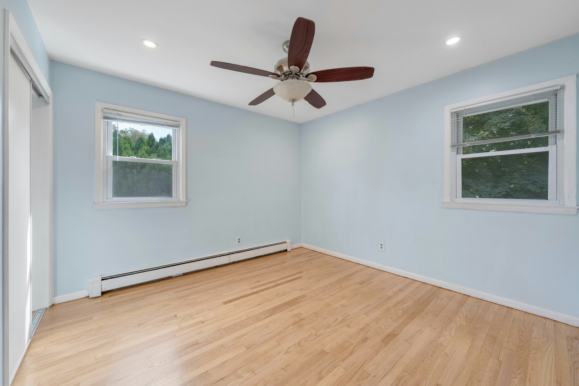 106 Hillside Ave 