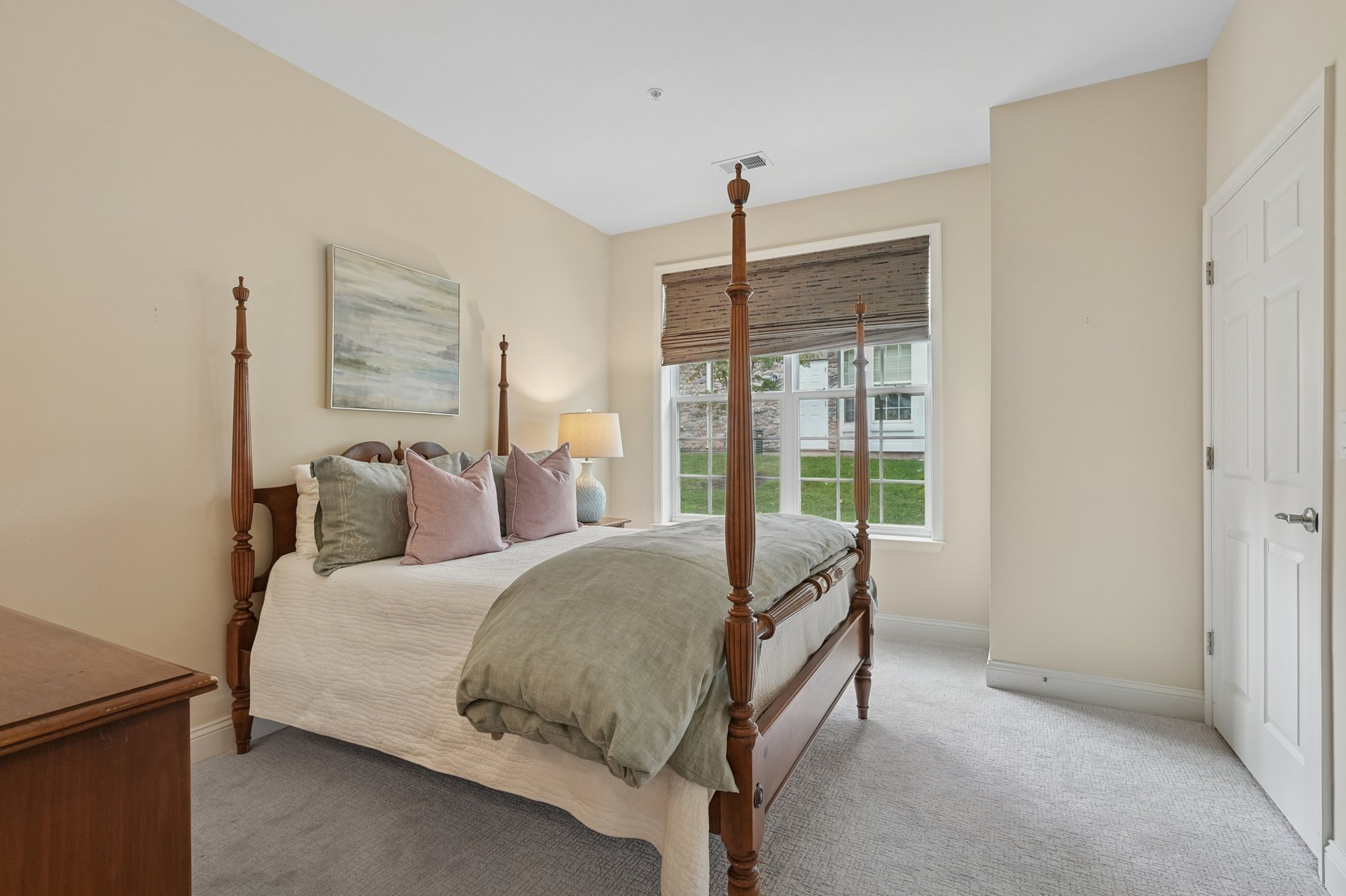 6 Pebble Road 