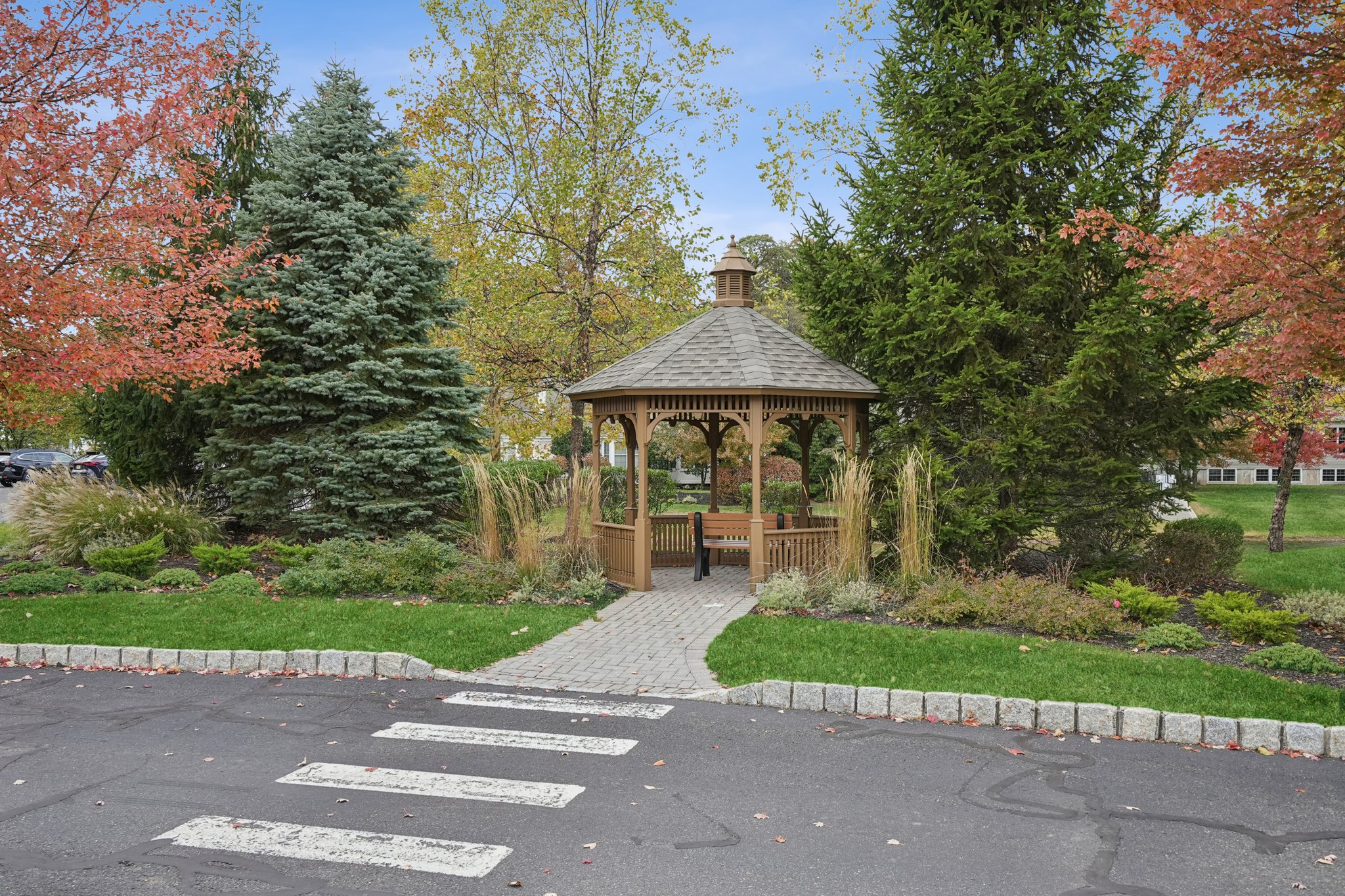 6 Pebble Road 