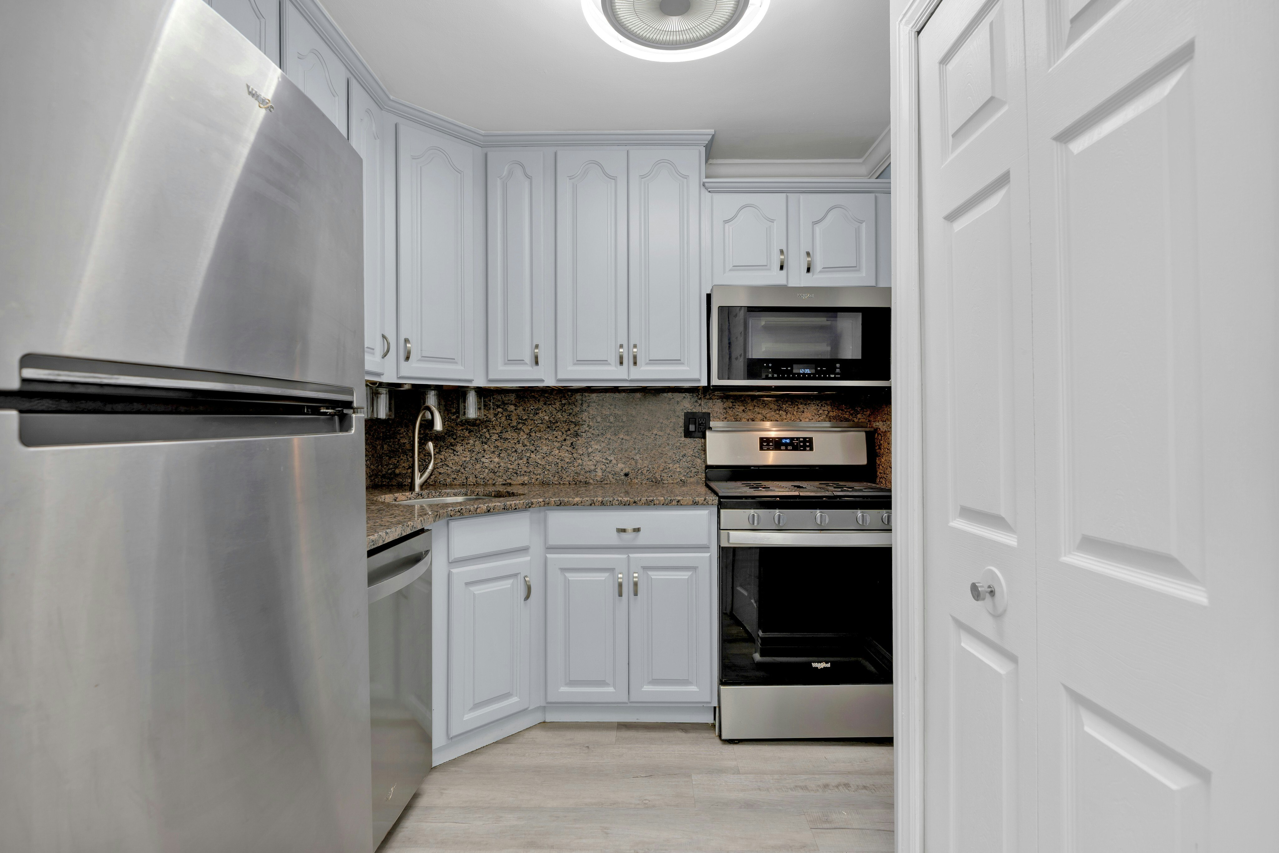 2000 Linwood Avenue #4P 