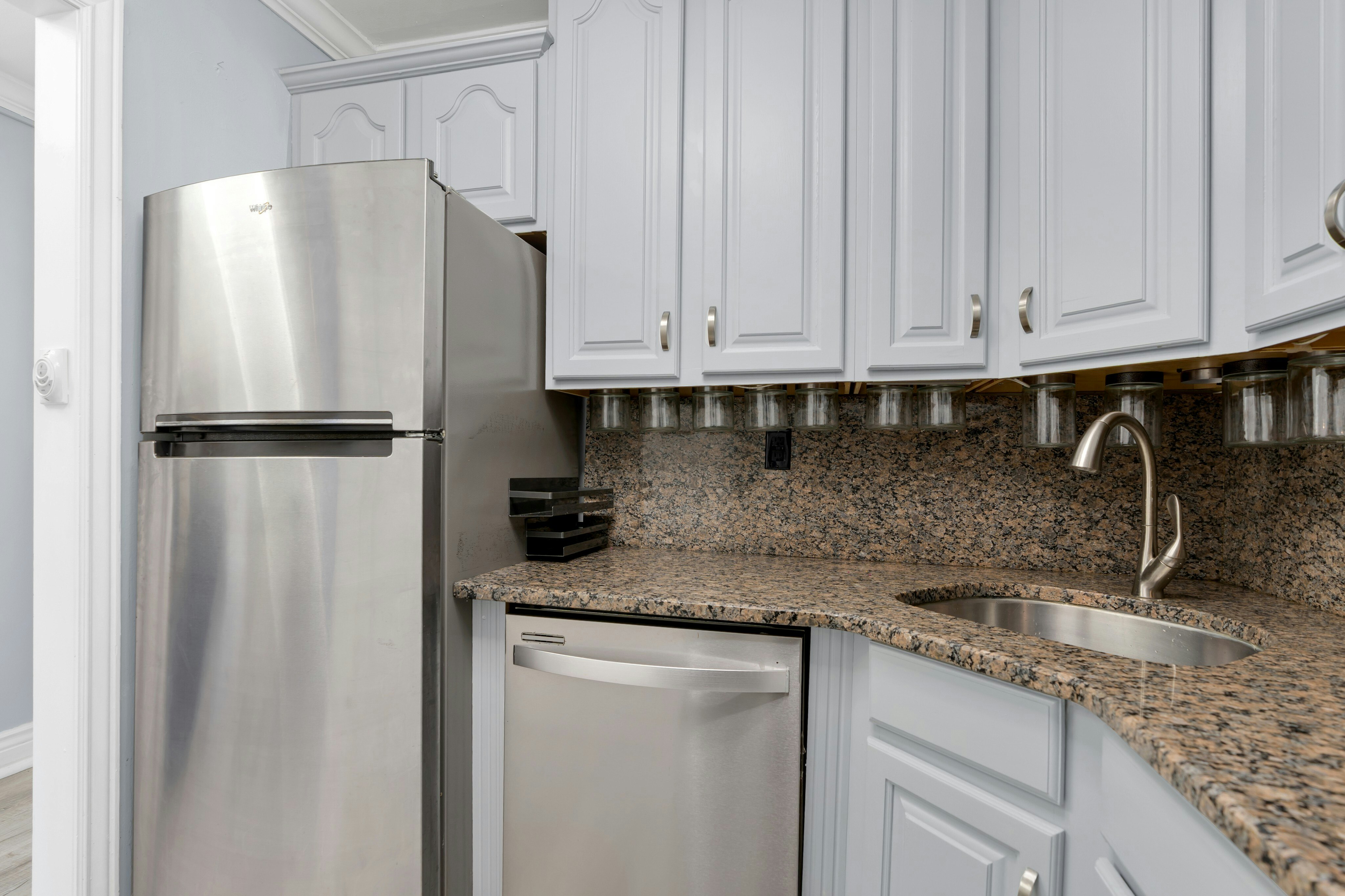 2000 Linwood Avenue #4P 