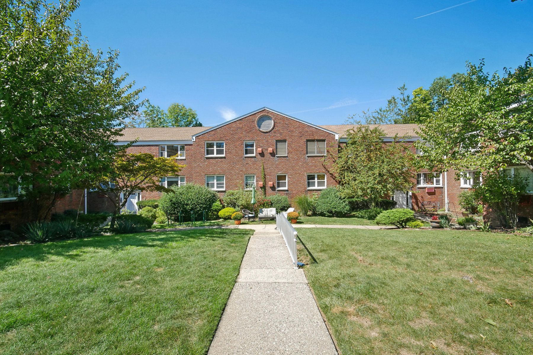 300 Claremont Avenue, C6 