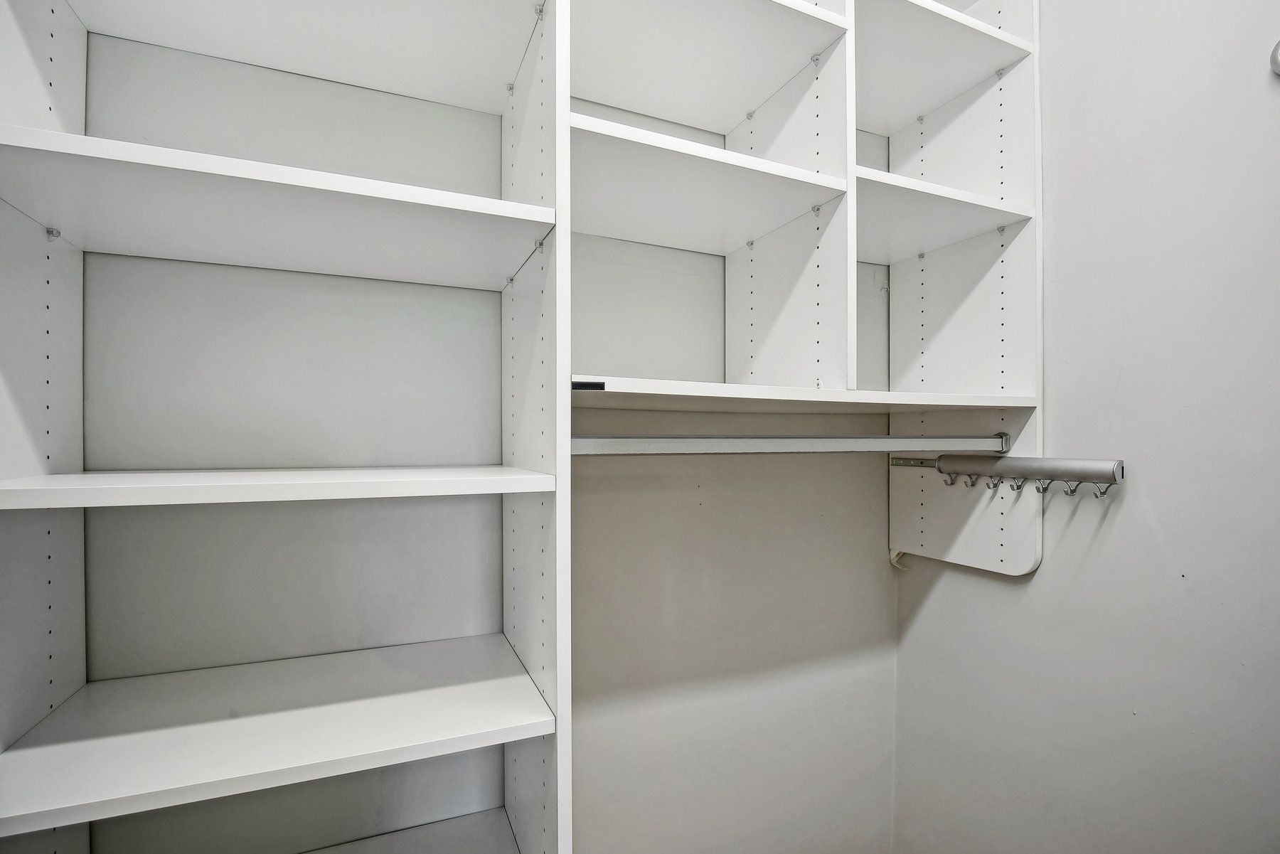 300 Claremont Avenue, C6 