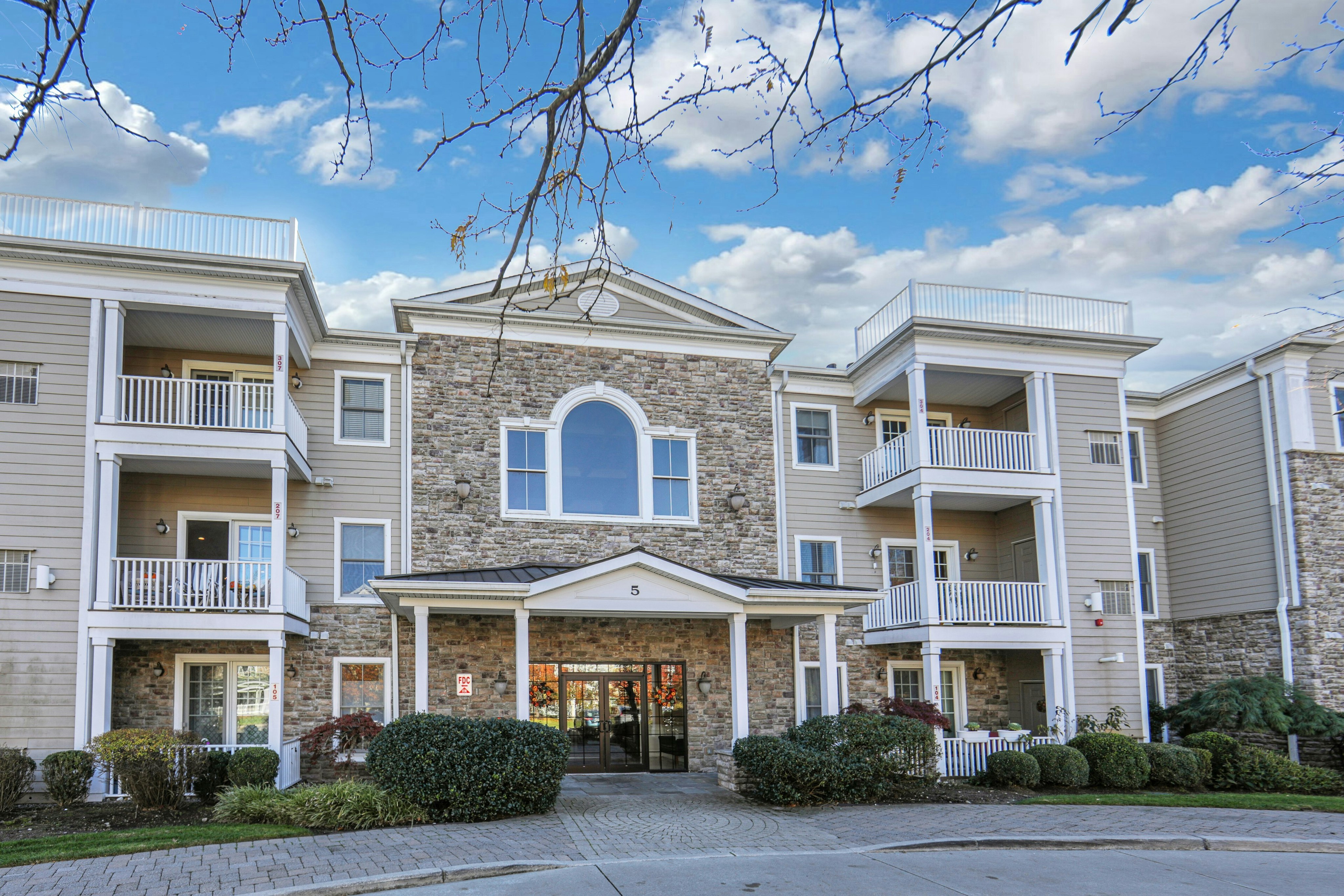 5 Tenakill Park #217