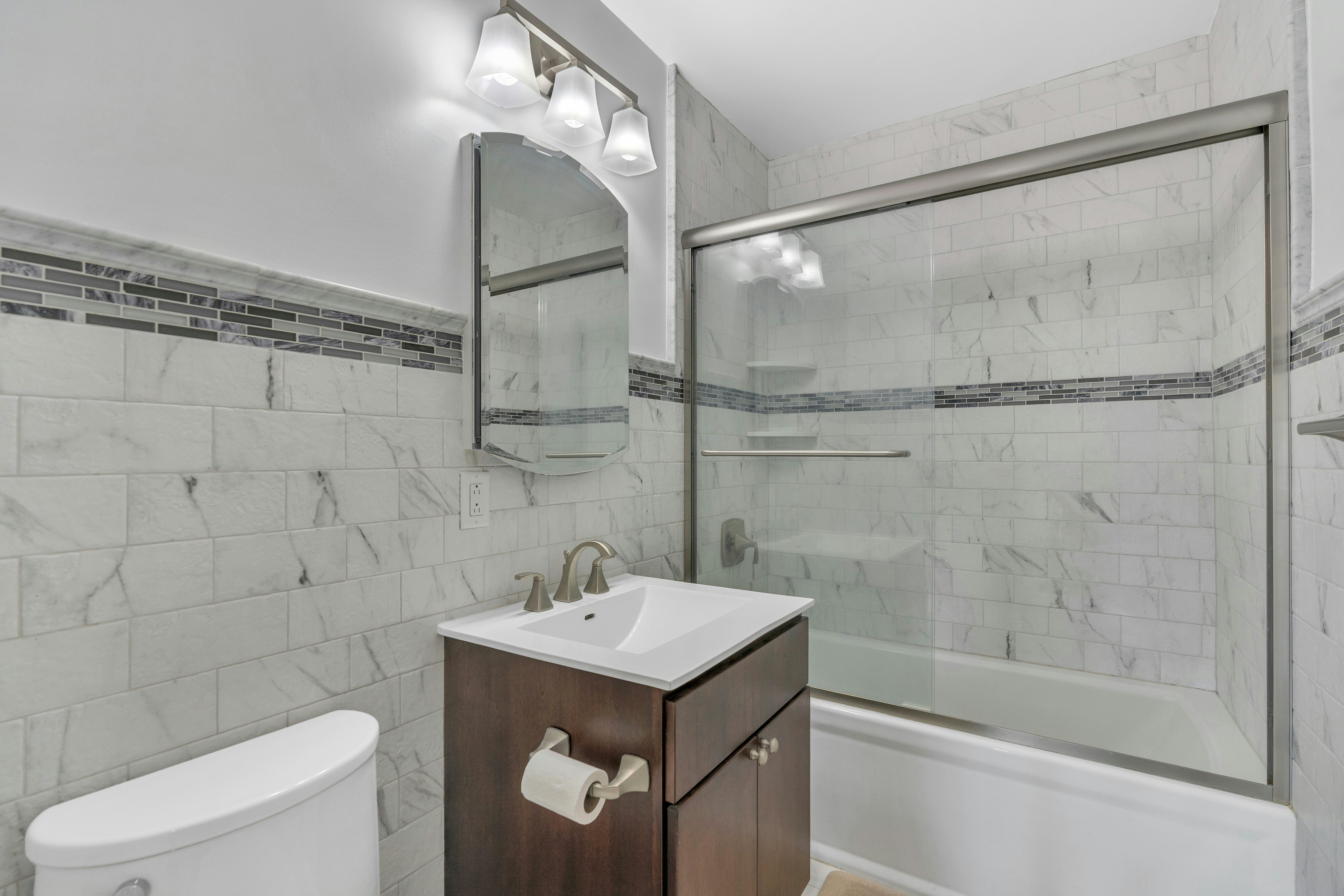 2000 Linwood Avenue #22R 