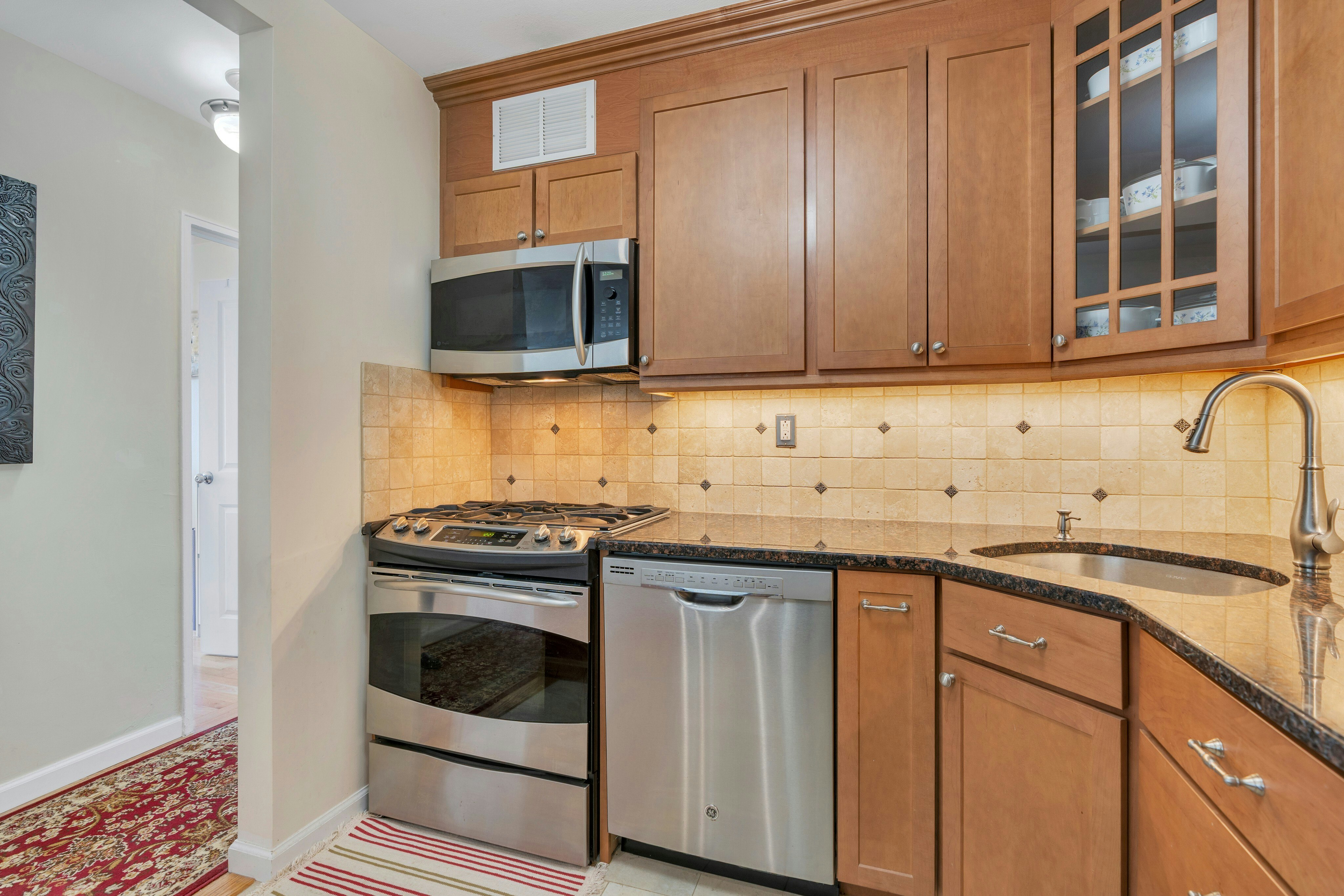 2000 Linwood Avenue #22R 