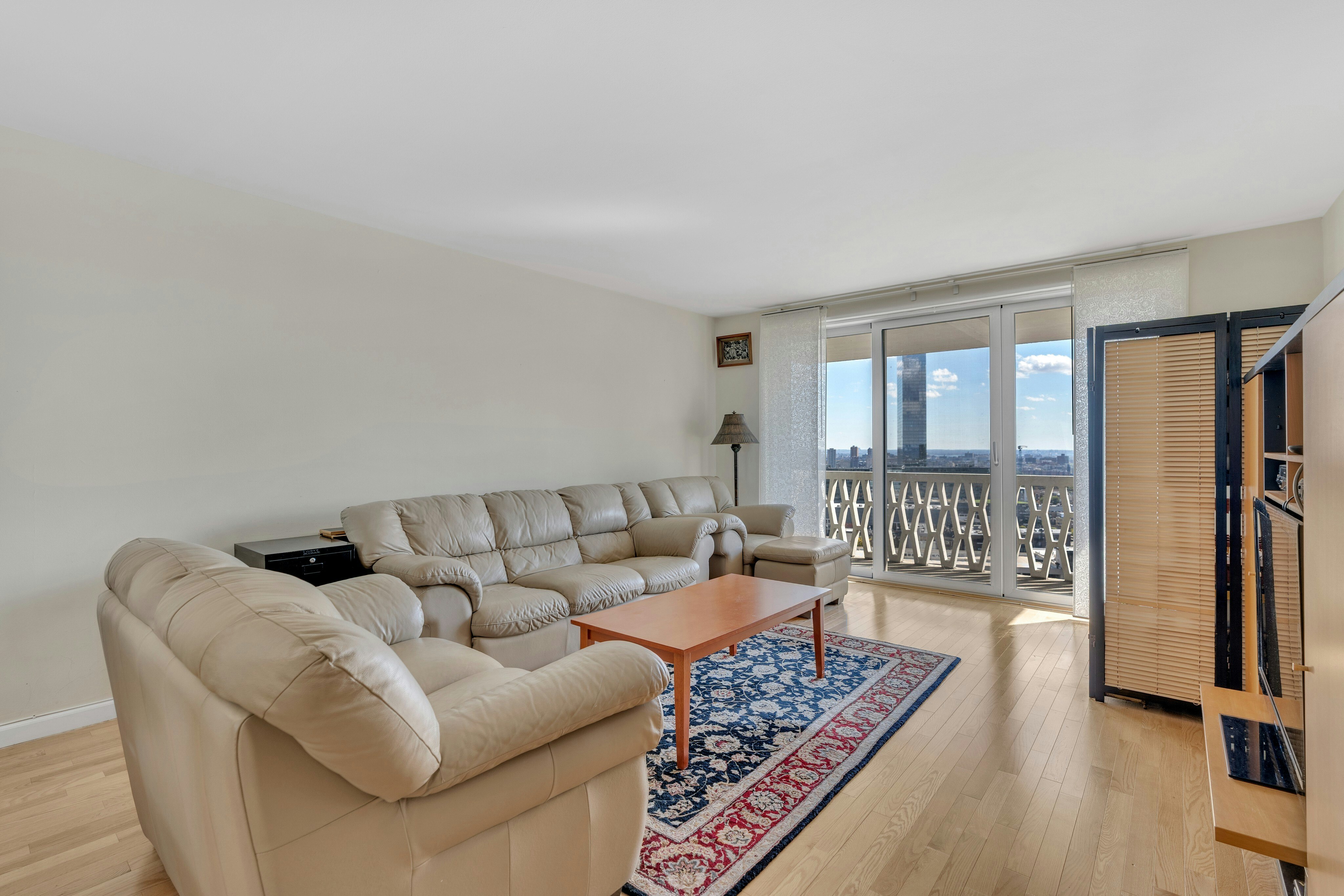 2000 Linwood Avenue #22R 