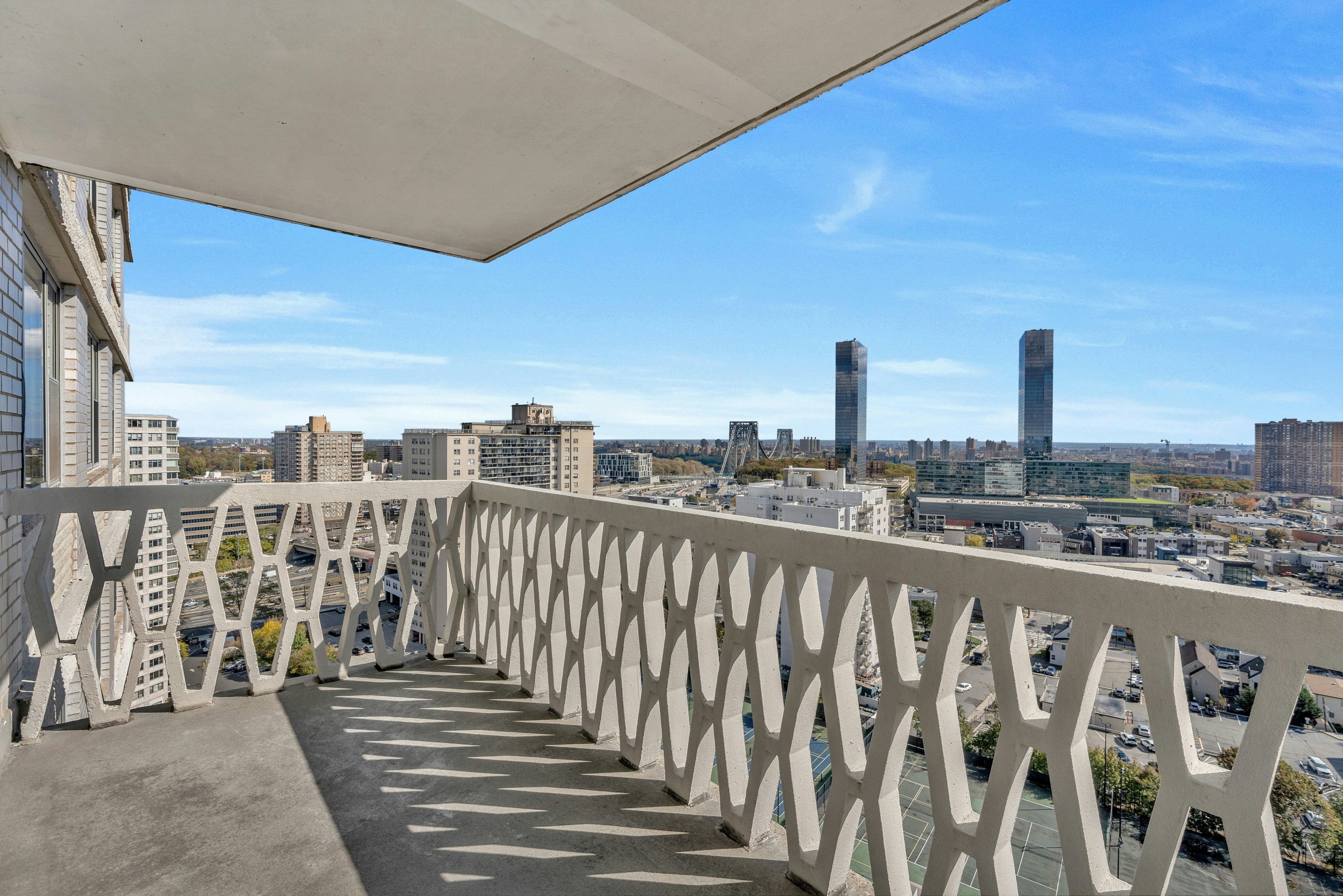 2000 Linwood Avenue #22R 