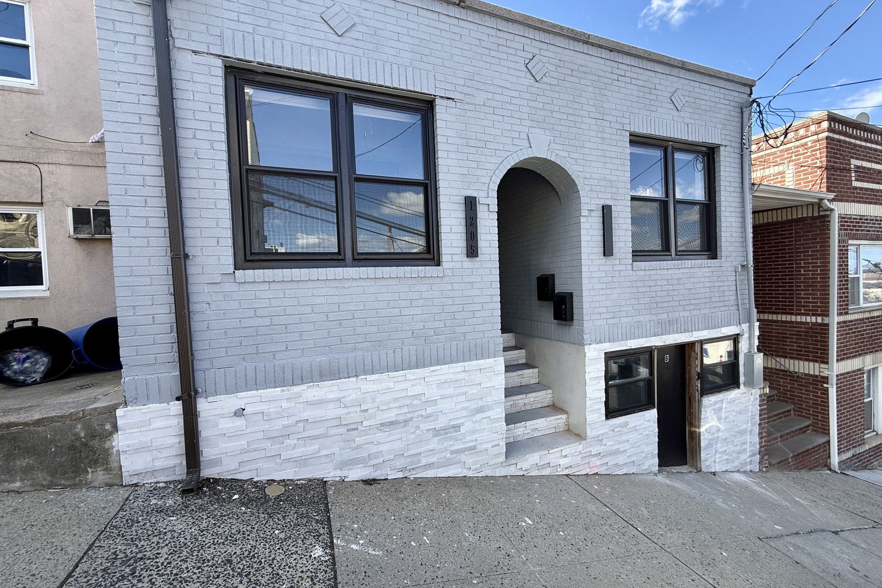 1205 Hillside Place #1