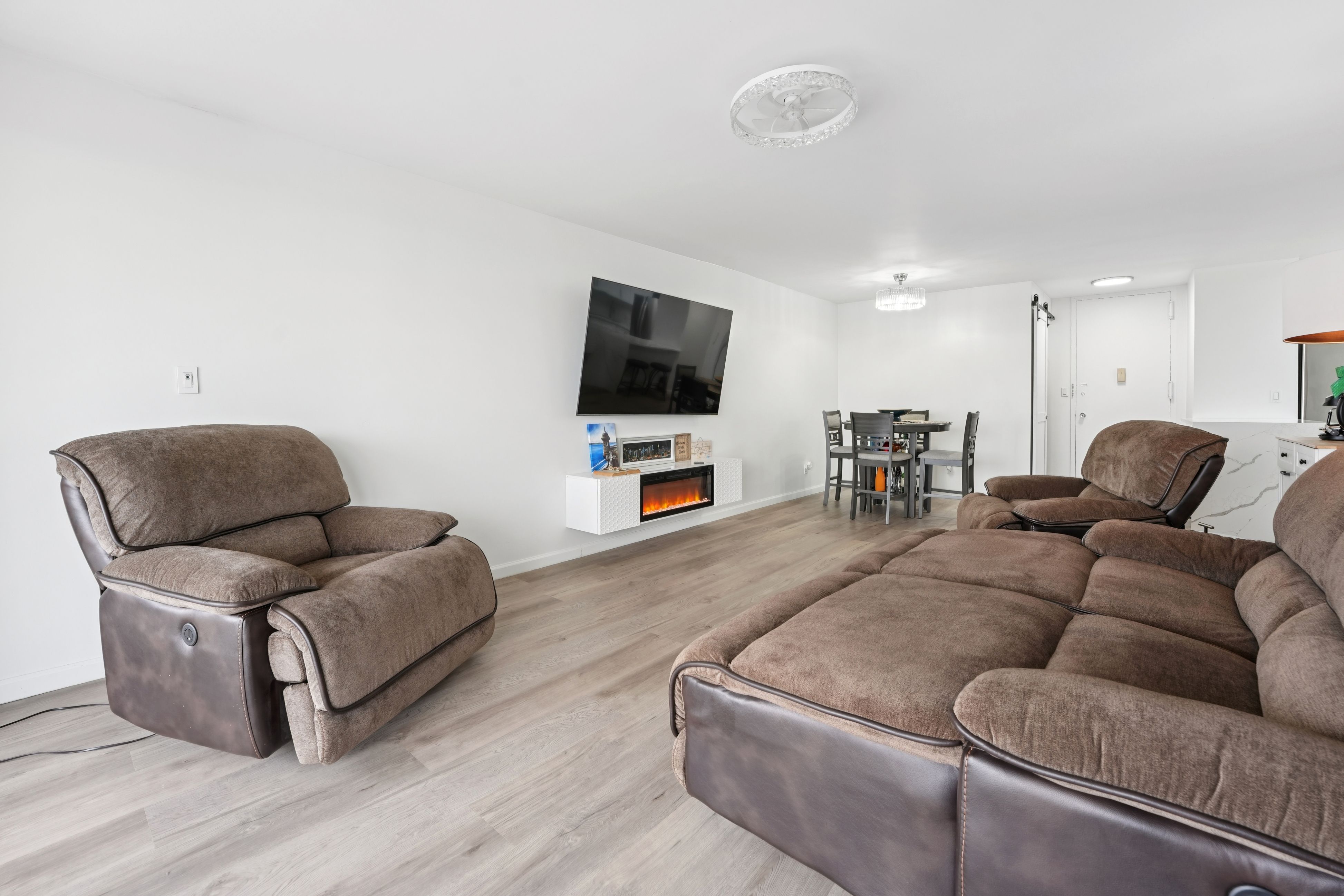 555 North Avenue #22D 