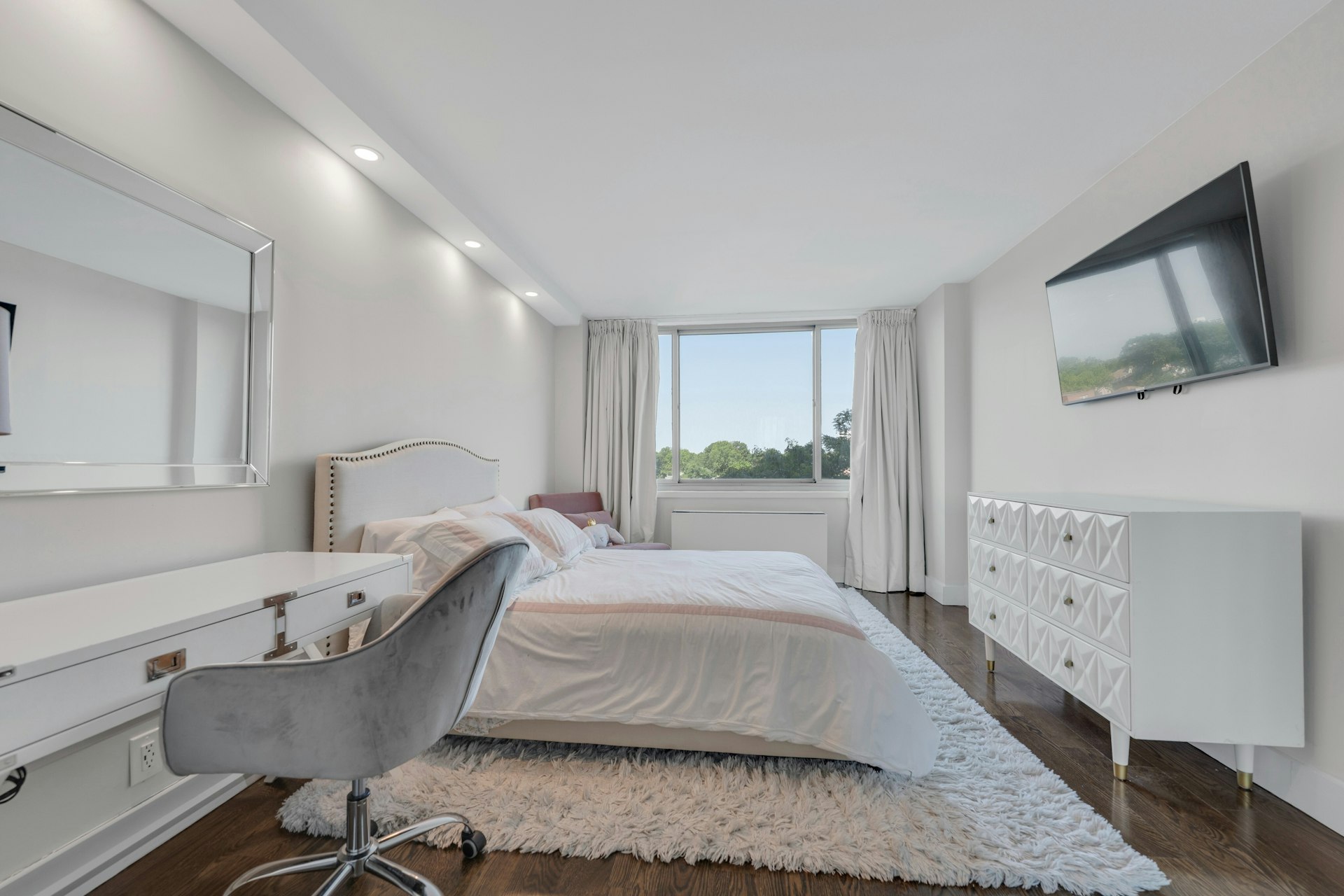 1600 Parker Avenue Unit# 5H